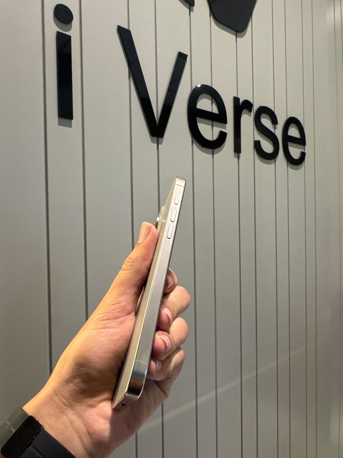 Apple iPhone 15 Pro Max 256GB in Natural Titanium — photo 2