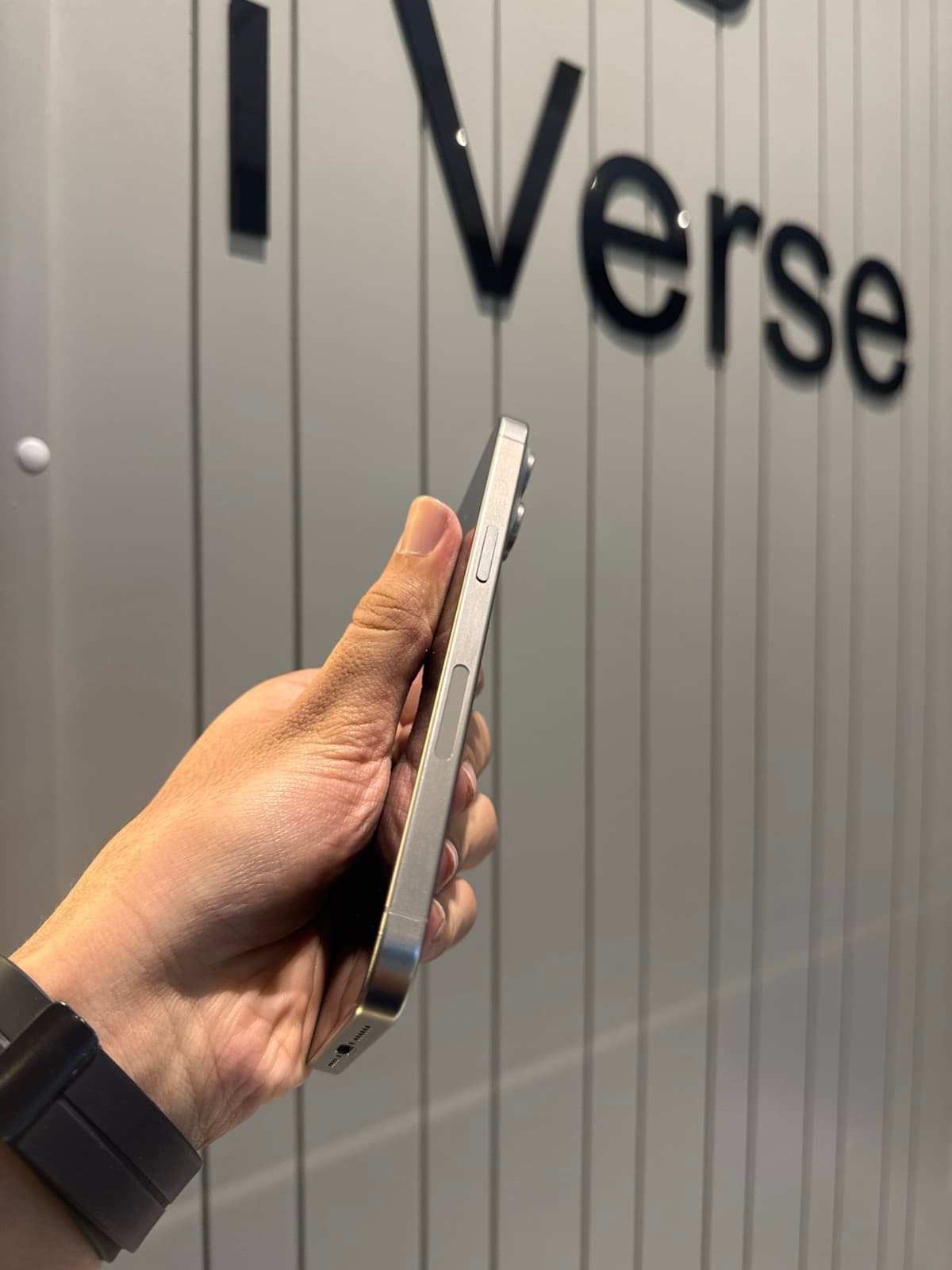 Apple iPhone 15 Pro Max 256GB in Natural Titanium — photo 3