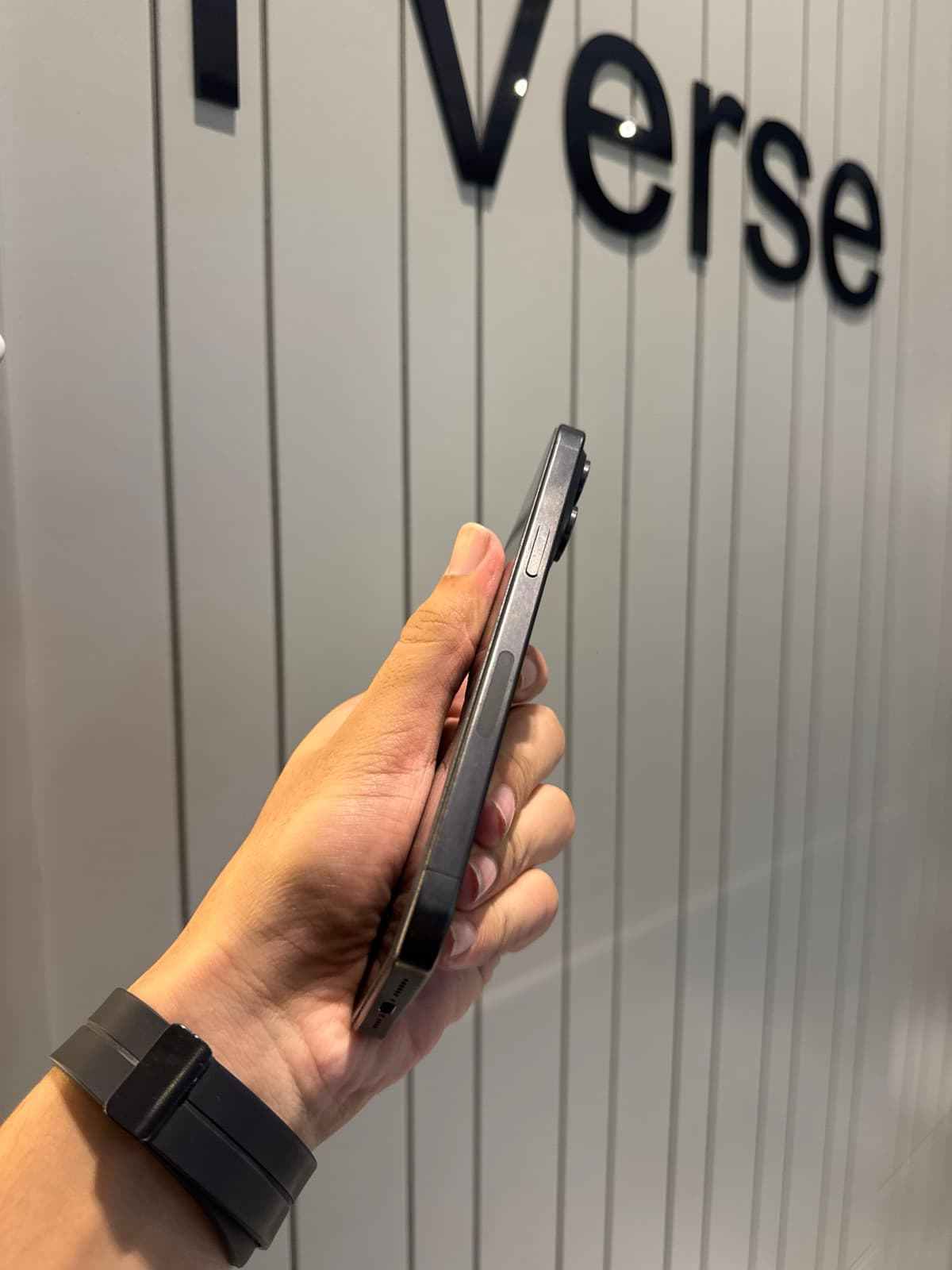 Apple iPhone 15 Pro Max 256GB in Black Titanium — photo 3