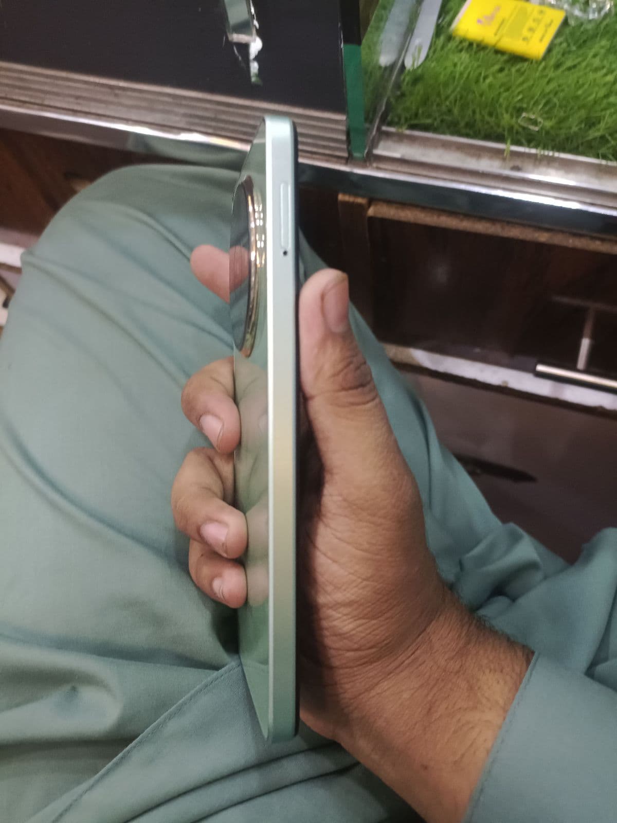 Xiaomi Redmi A3x 3GB / 64GB in Aurora Green — photo 2