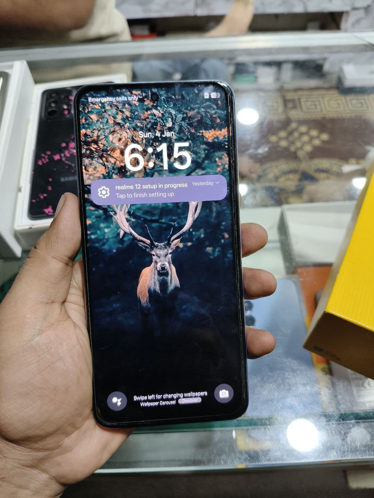 Realme 12 8GB / 256GB in Twilight Purple — photo 2