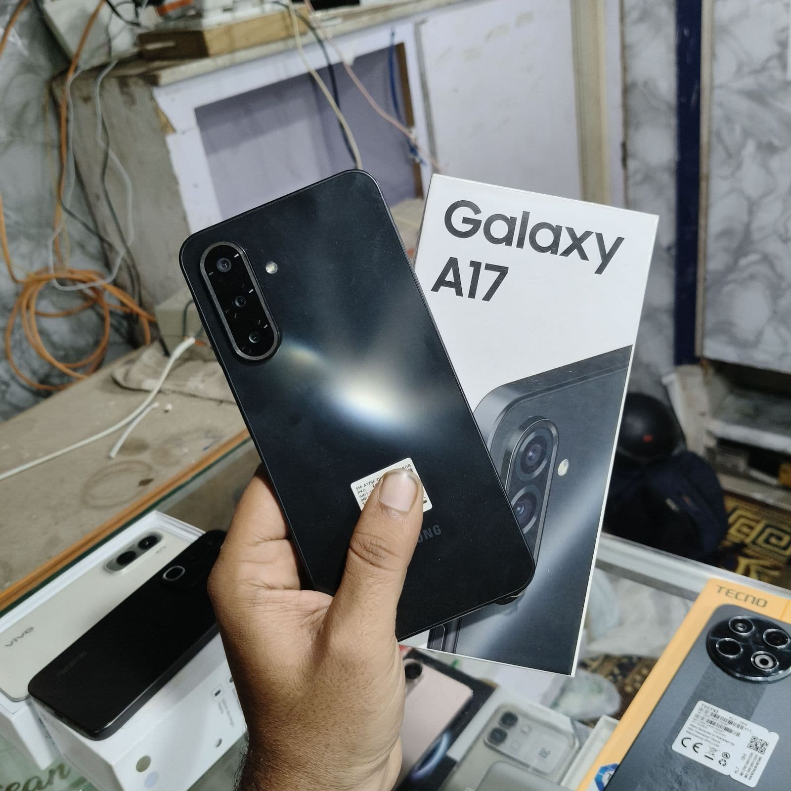 Galaxy A17 · 6GB / 128GB