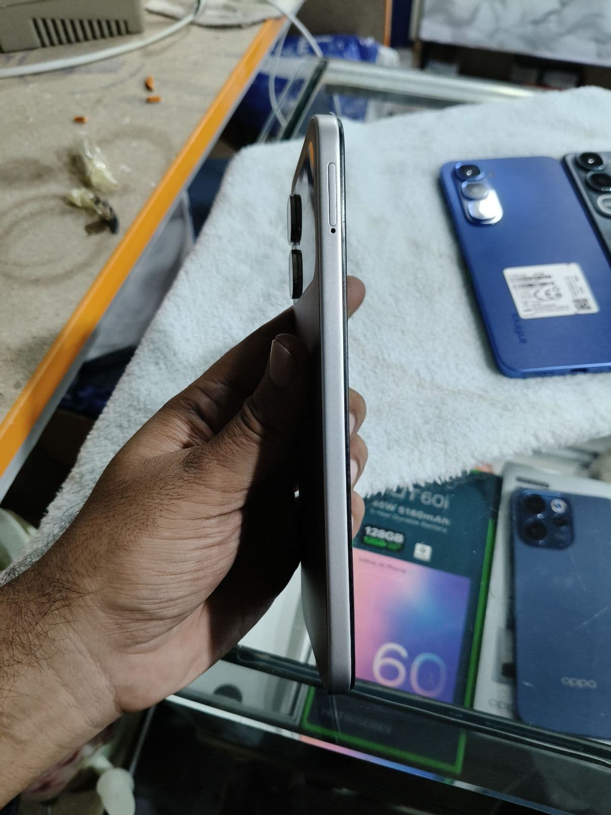 Infinix Smart 20 4GB / 128GB in Polaris Titanium — photo 3