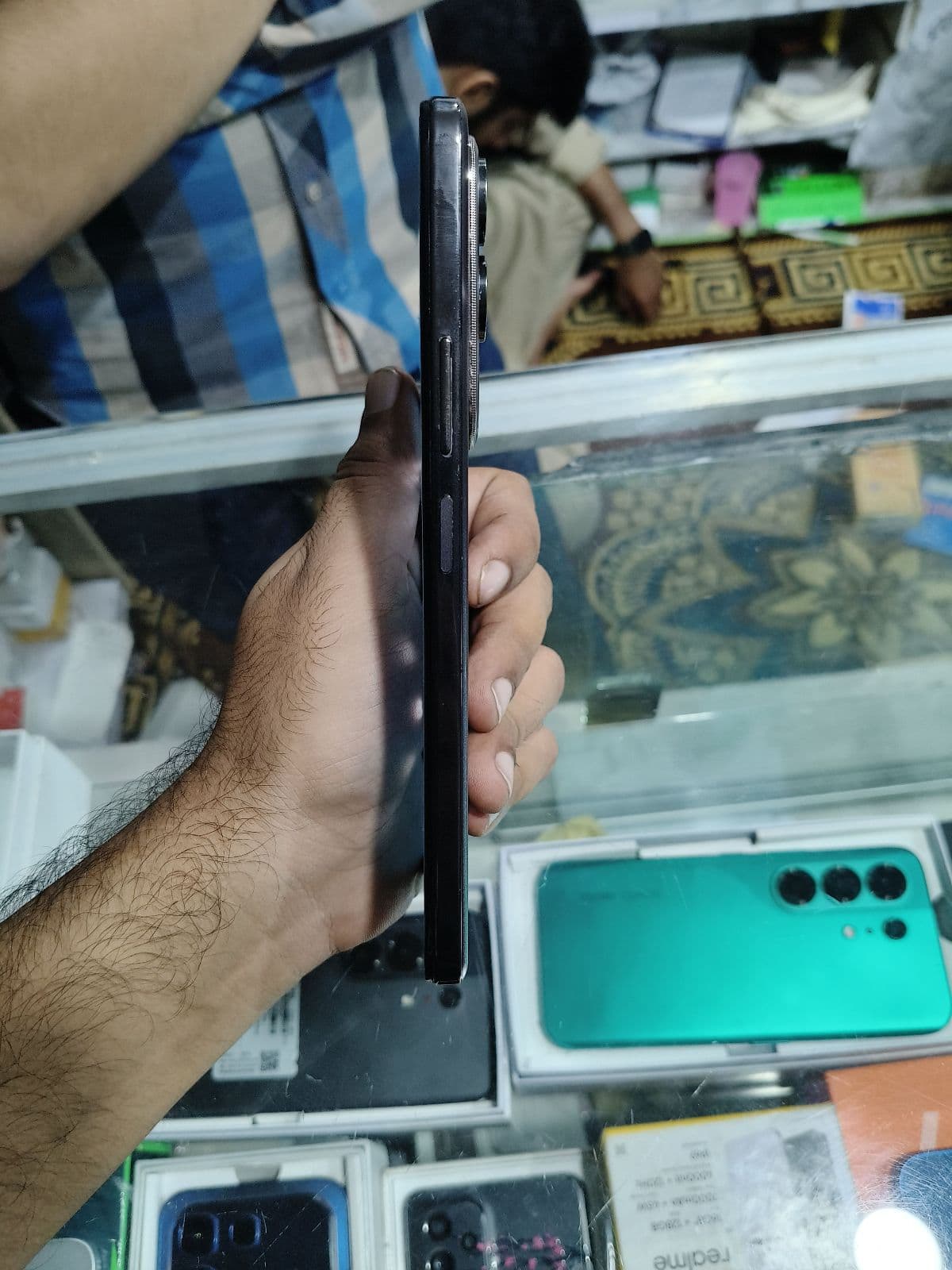 Vivo Y29 8GB / 256GB in Noble Brown — photo 4