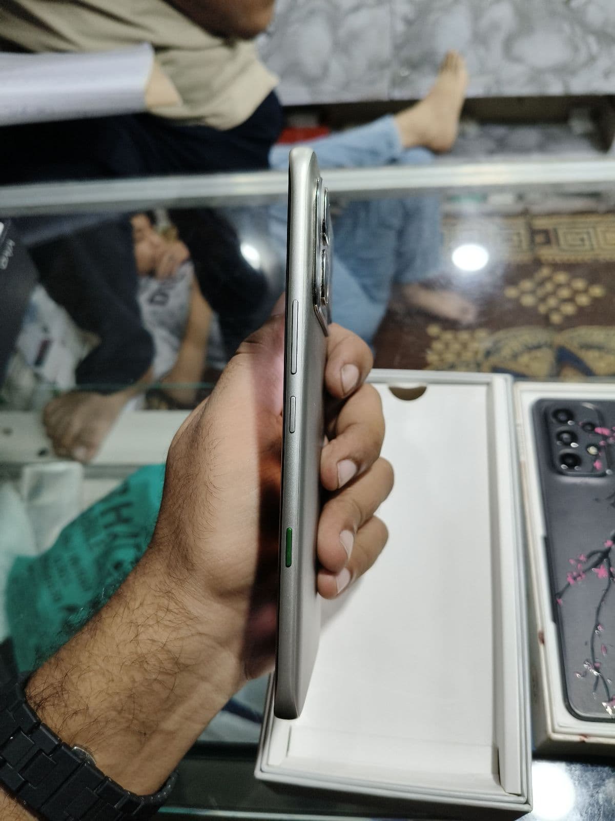 Infinix Note Edge 8GB / 256GB in Lunar Titanium — photo 4