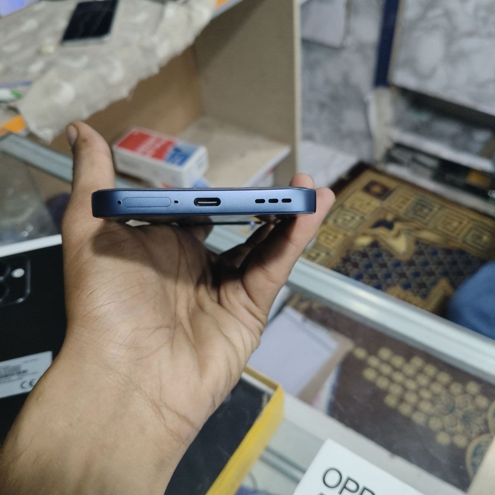 Oppo A6s Pro 8GB / 256GB in Lumina Forest — photo 3