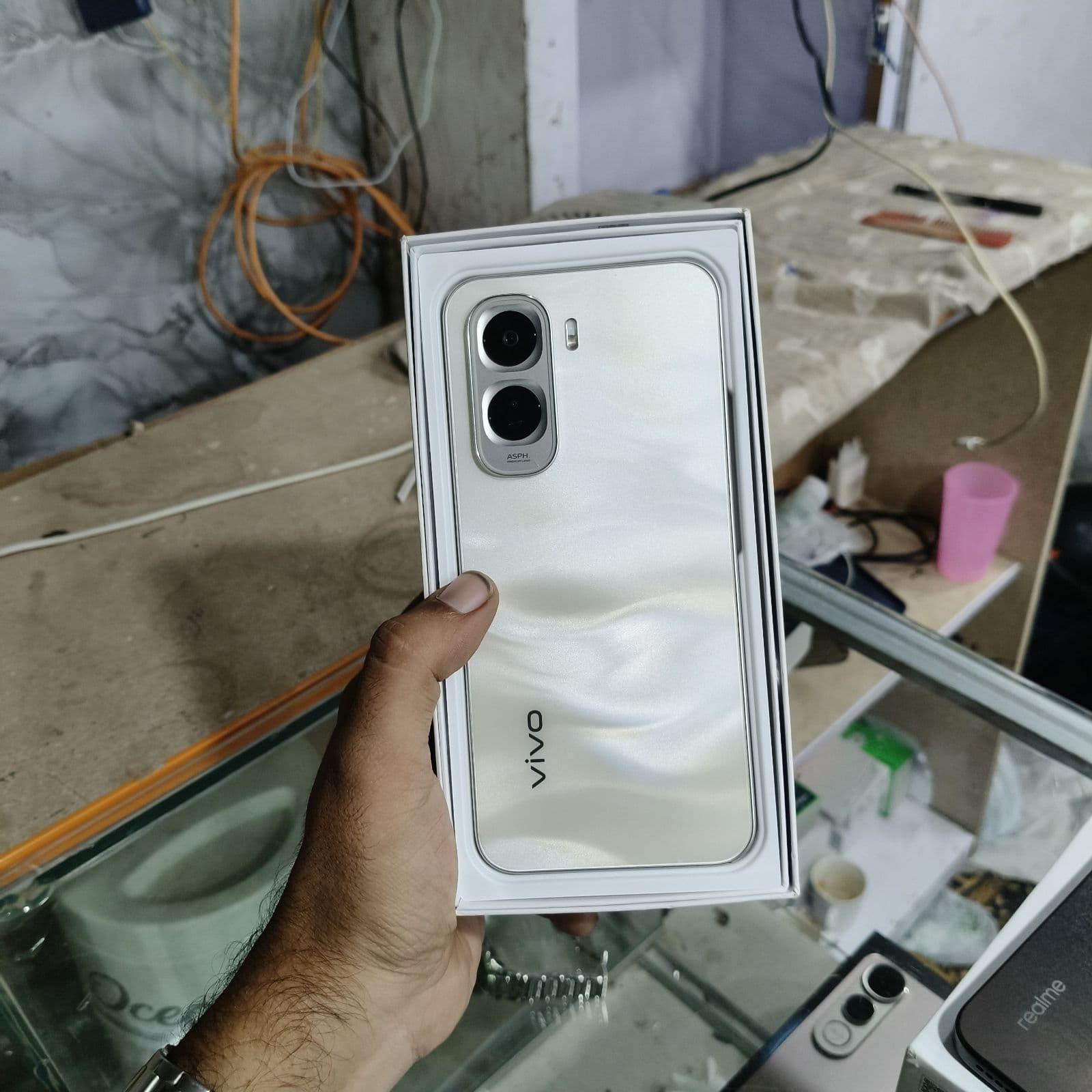 Vivo Y500 · 8GB / 256GB