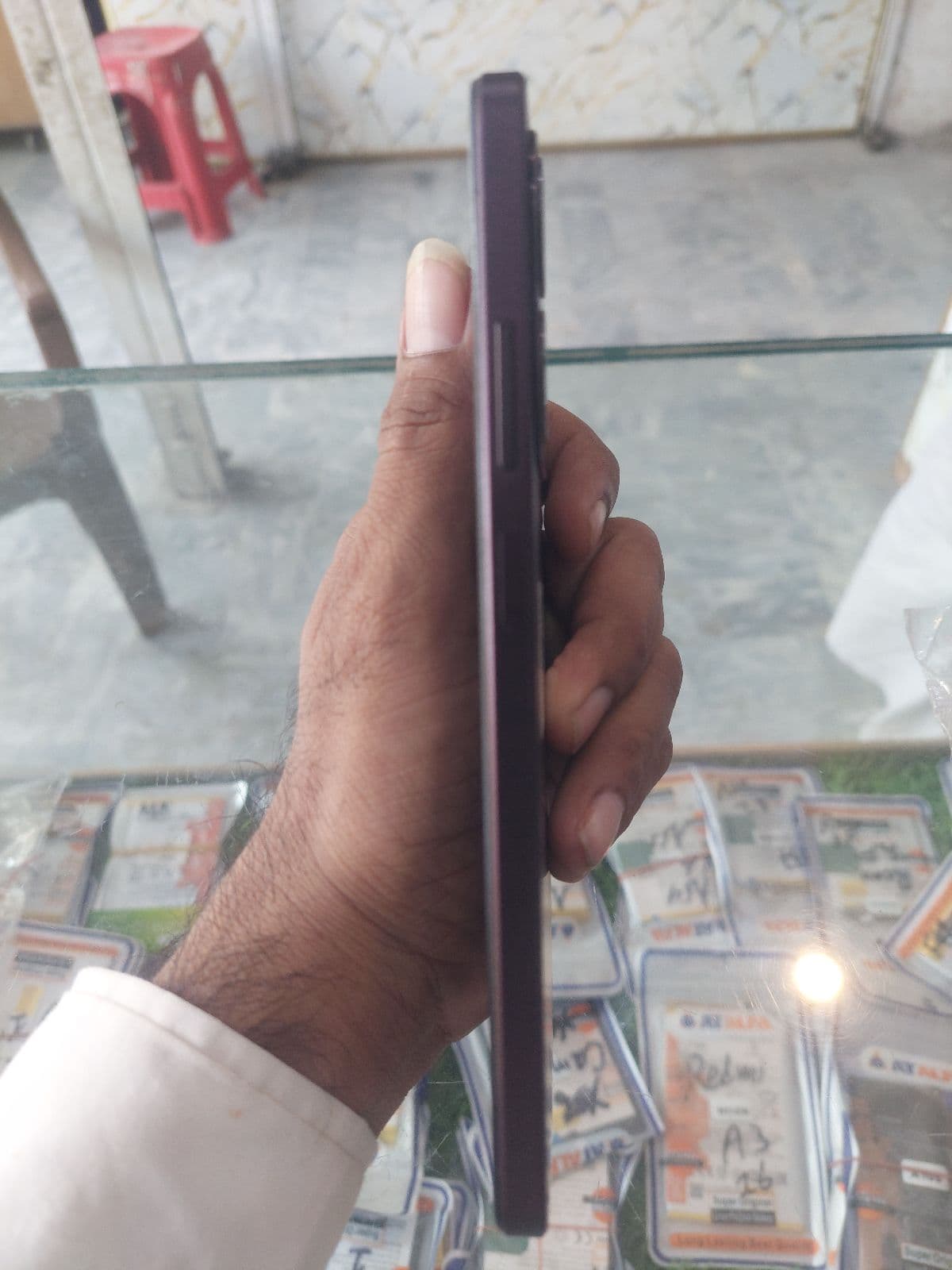 Oppo A5i 4GB / 64GB in Titanium Purple — photo 2