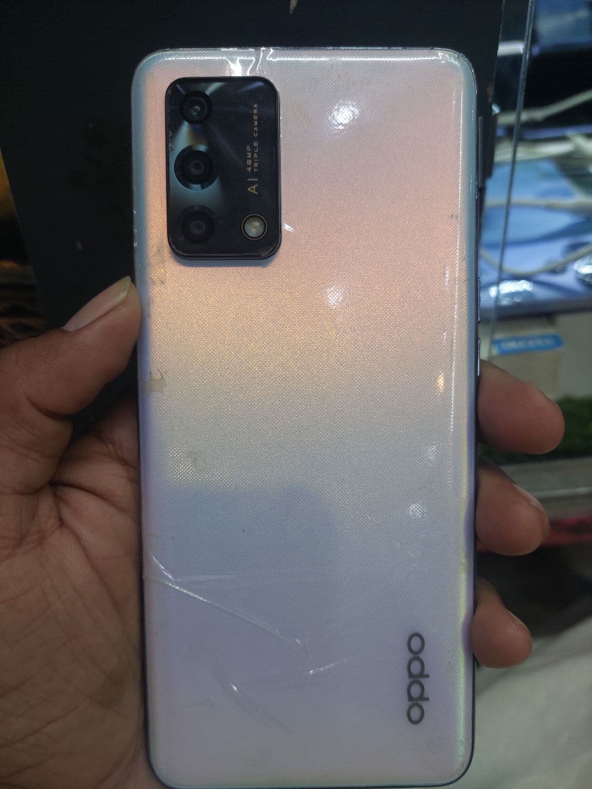 Oppo A95 8GB / 128GB in Glowing Rainbow Silver — photo 1
