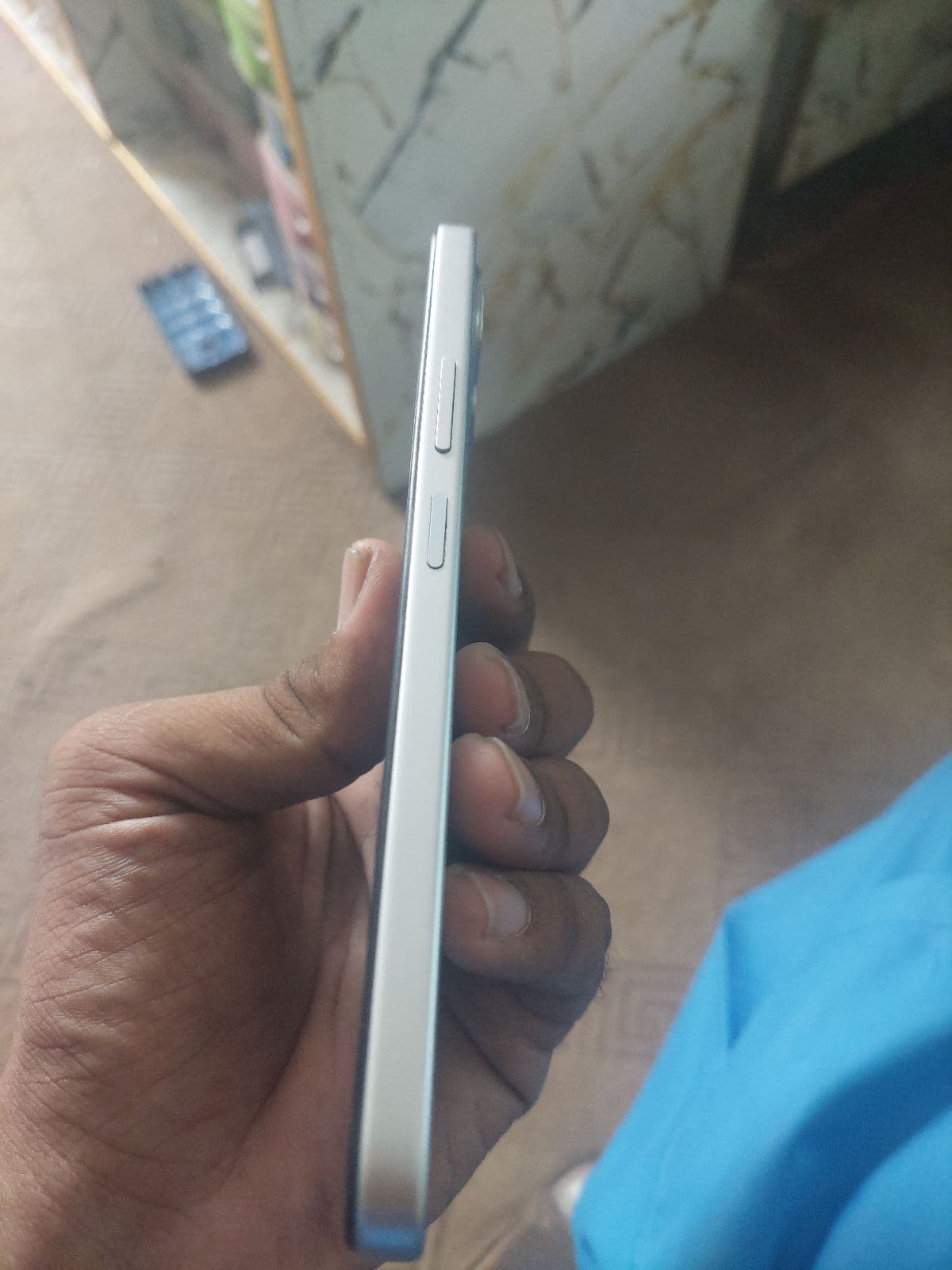 Infinix Smart 10 Plus 4GB / 128GB in Titanium Silver — photo 3