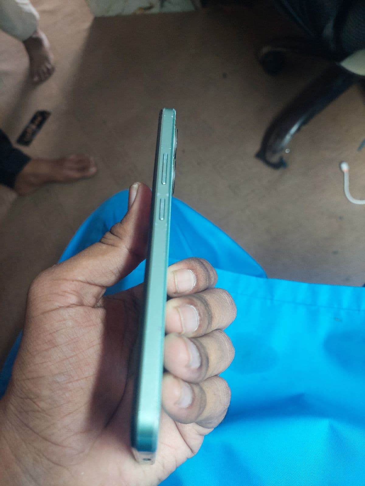 Vivo Y03 4GB / 64GB in Wave Green — photo 2