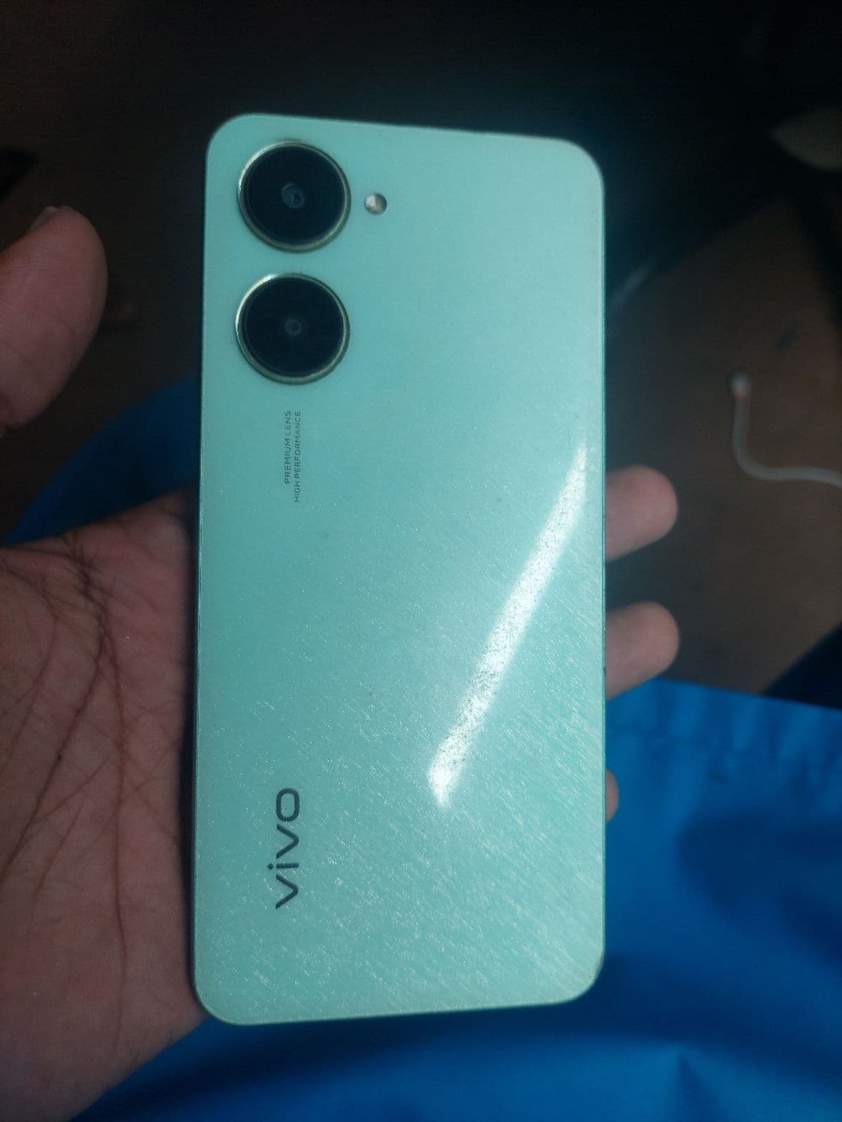 Vivo Y03 4GB / 64GB in Wave Green — photo 4