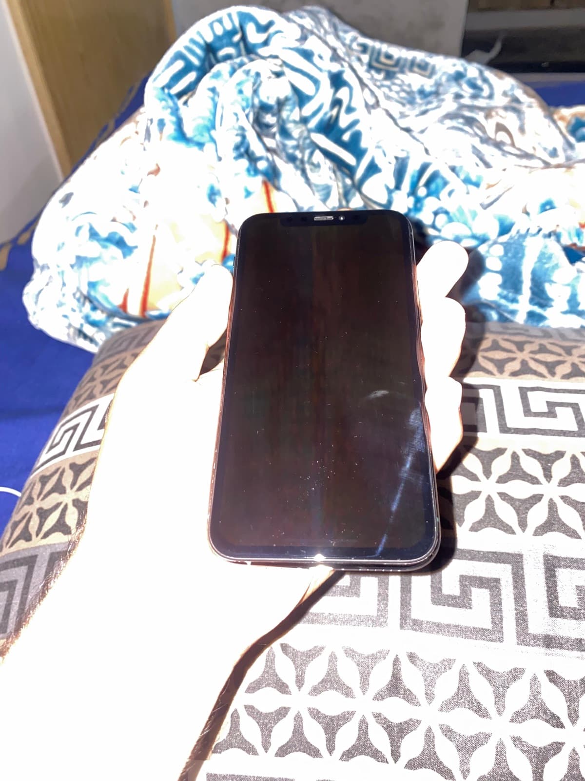 Apple iPhone 11 Pro 256GB in Midnight Green — photo 3