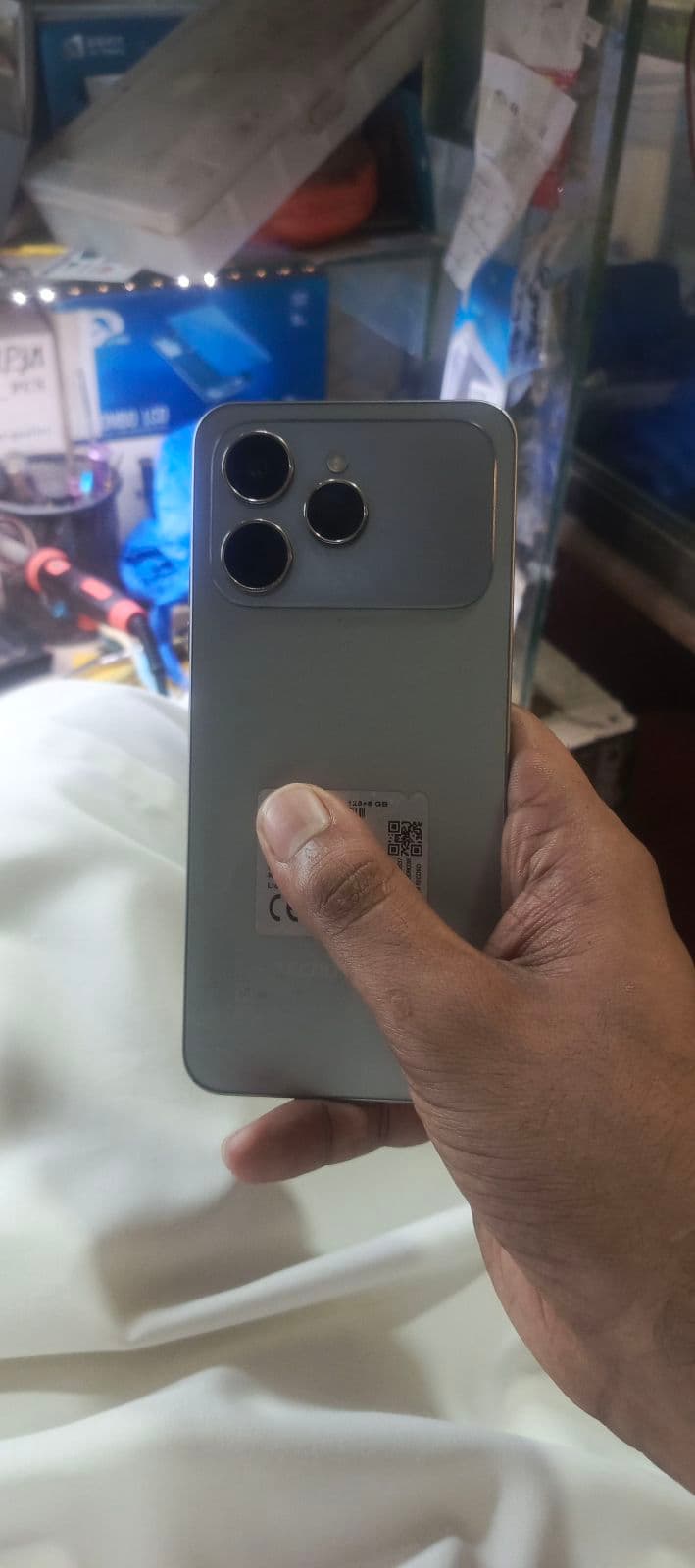 Tecno Spark 40 · 6GB / 128GB