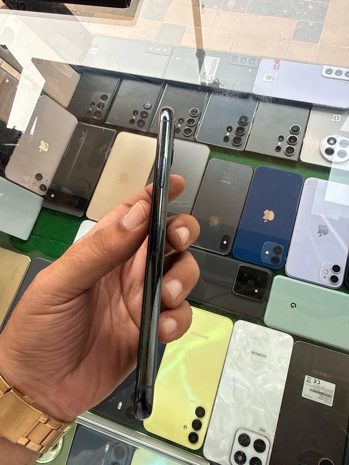 Apple iPhone 11 Pro Max 256GB in Space Gray — photo 2