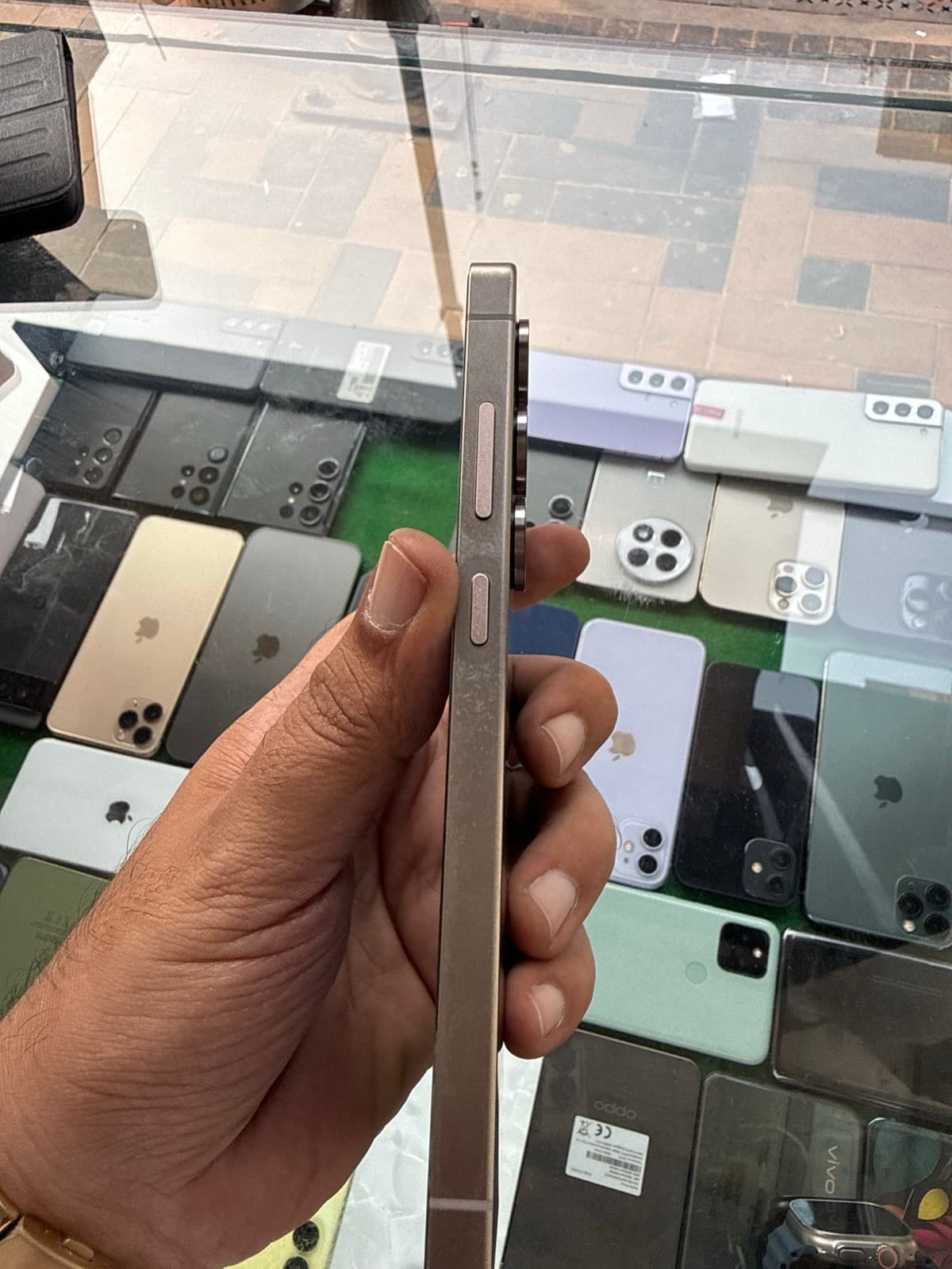 Samsung Galaxy S25 Ultra 12GB / 256GB in Titanium Gray — photo 2