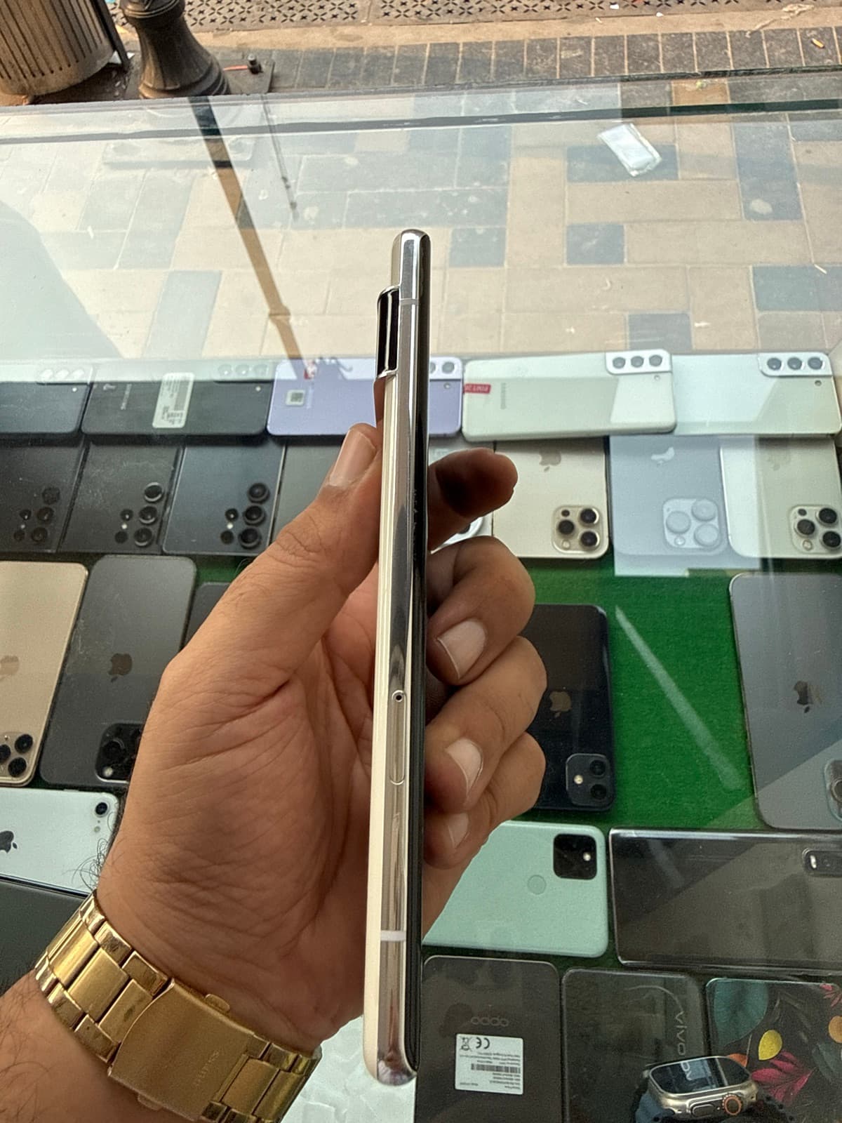 Google Pixel 6 Pro 12GB / 256GB in Cloudy White — photo 3