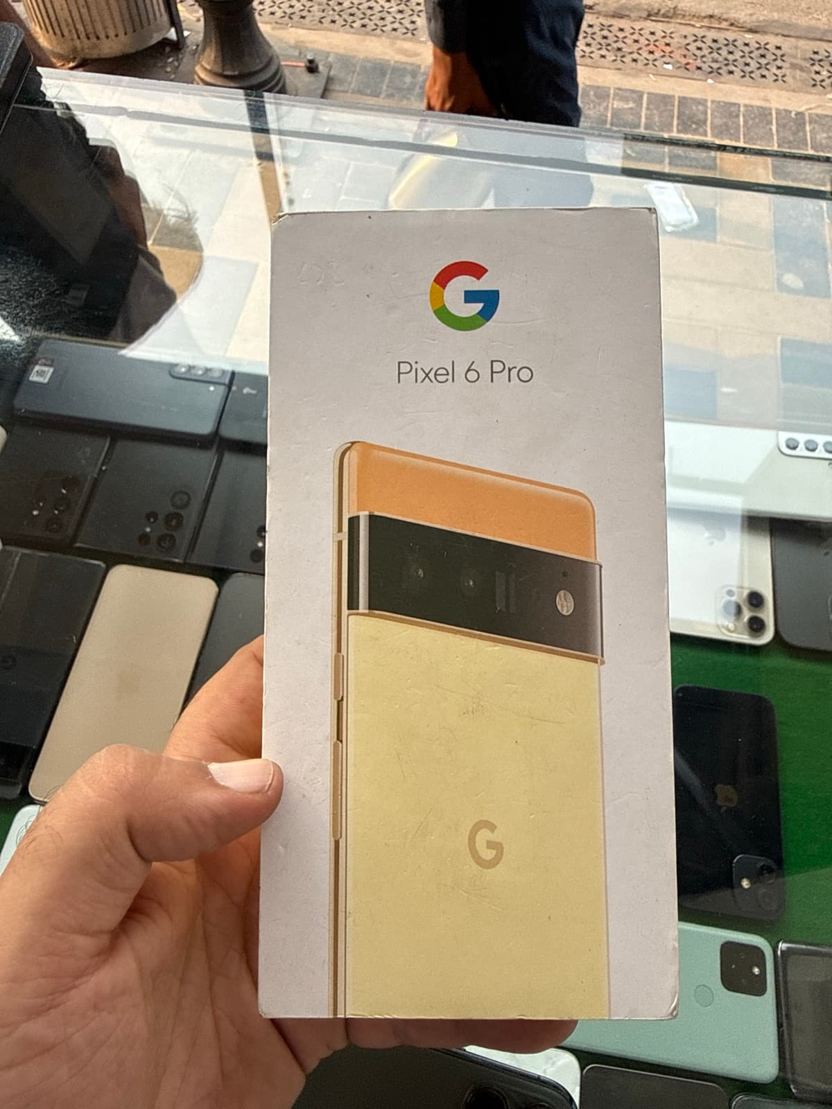 Google Pixel 6 Pro 12GB / 256GB in Cloudy White — photo 4