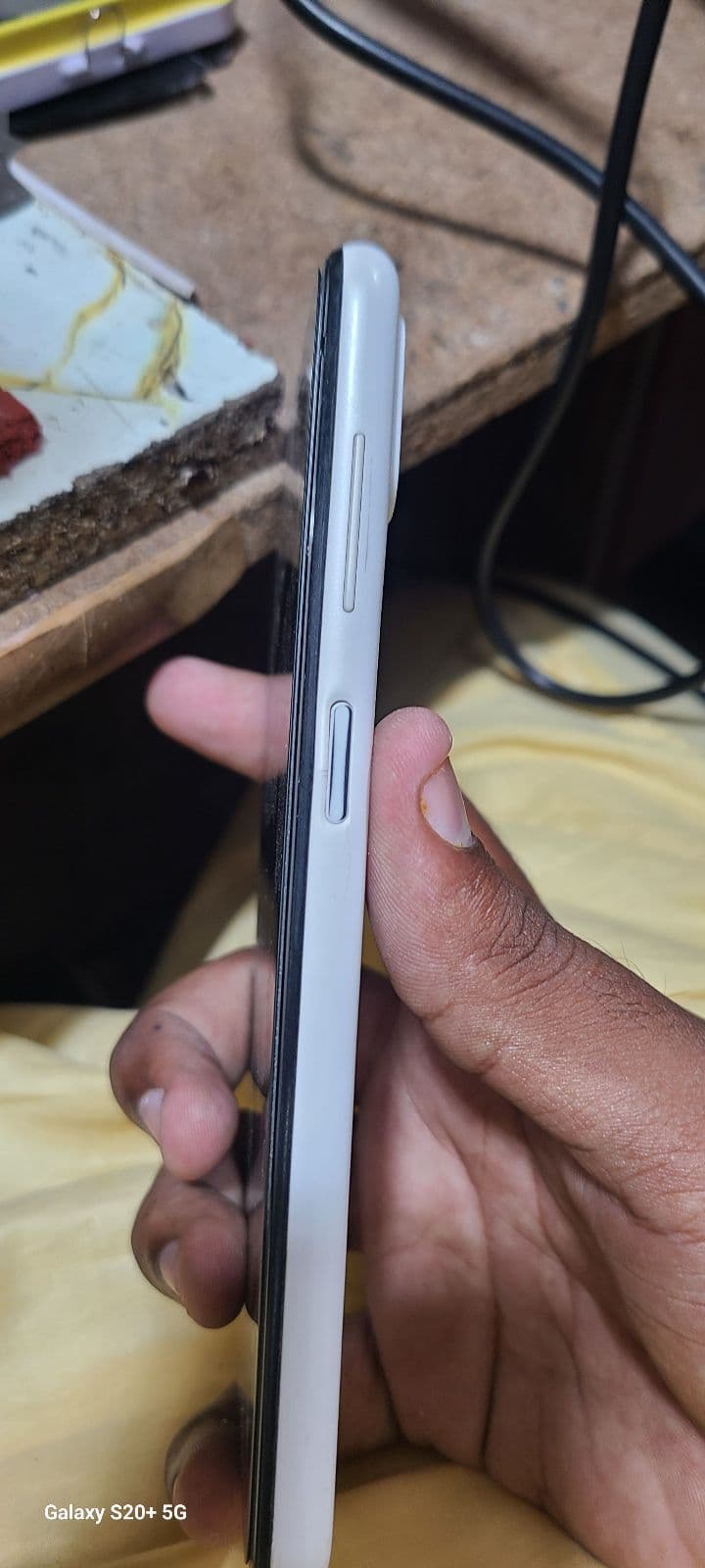 Samsung Galaxy A12 4GB / 64GB in White — photo 3