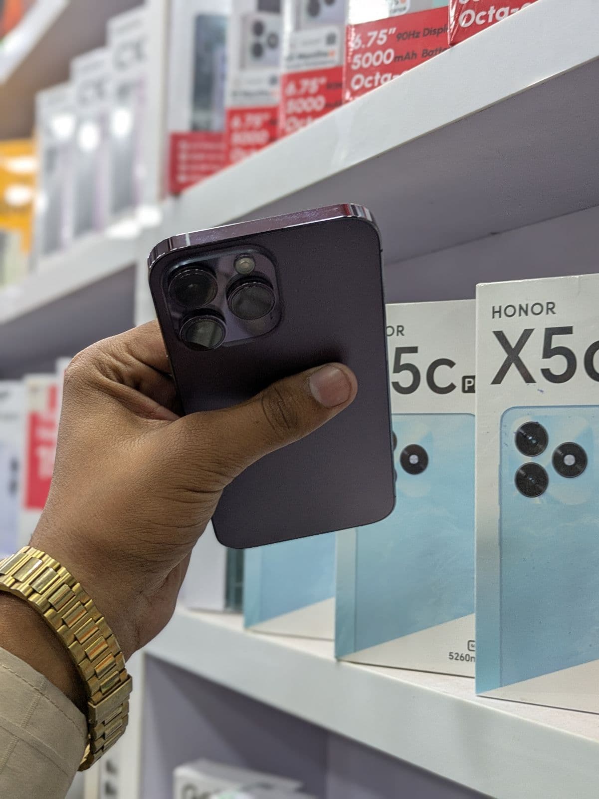 Apple iPhone 14 Pro Max 256GB in Deep Purple — photo 4