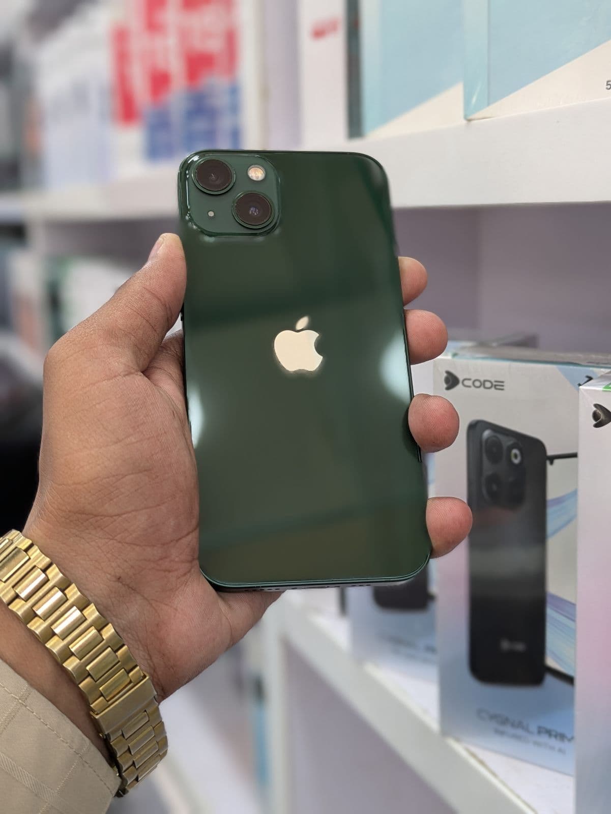 Apple iPhone 13 128GB in Green — photo 1
