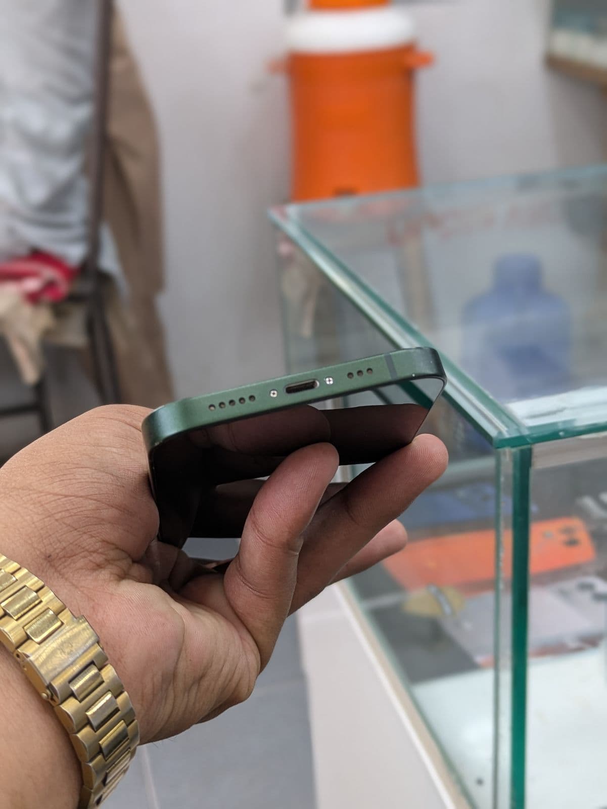 Apple iPhone 13 128GB in Green — photo 2