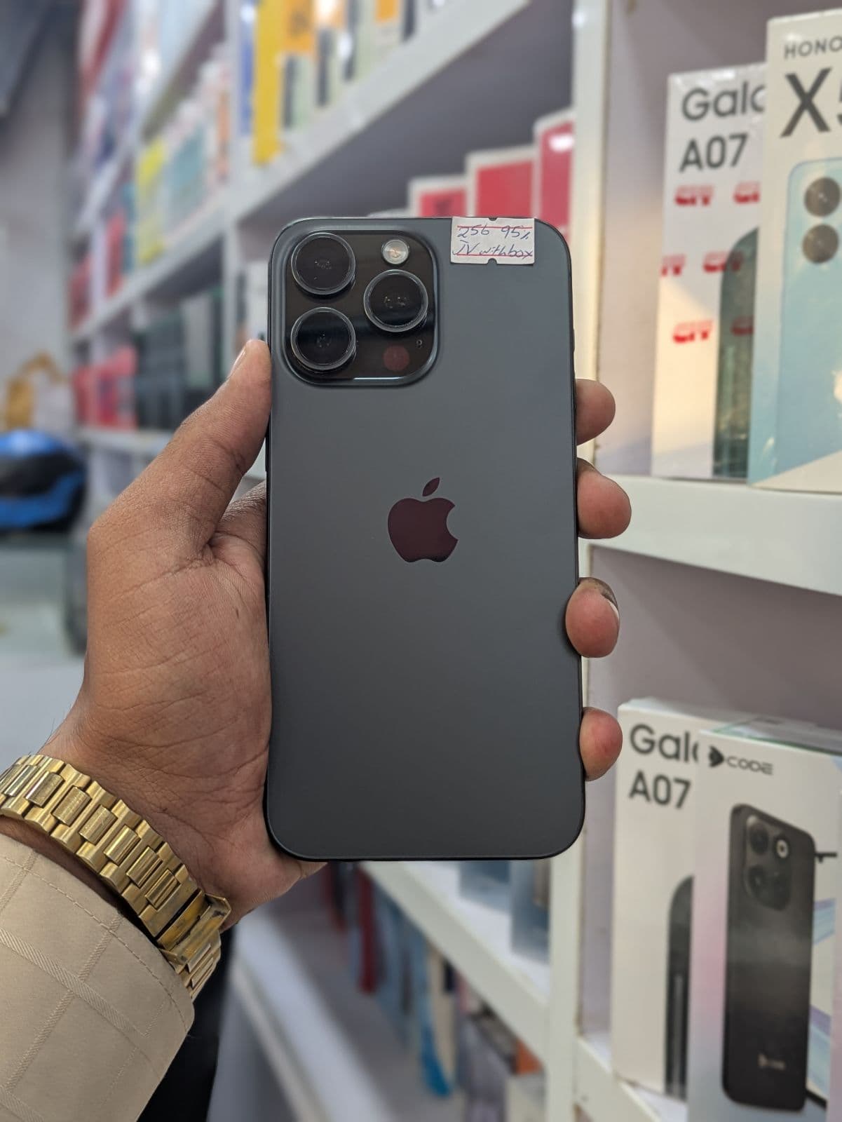 Apple iPhone 15 Pro Max 256GB in Black Titanium — photo 1
