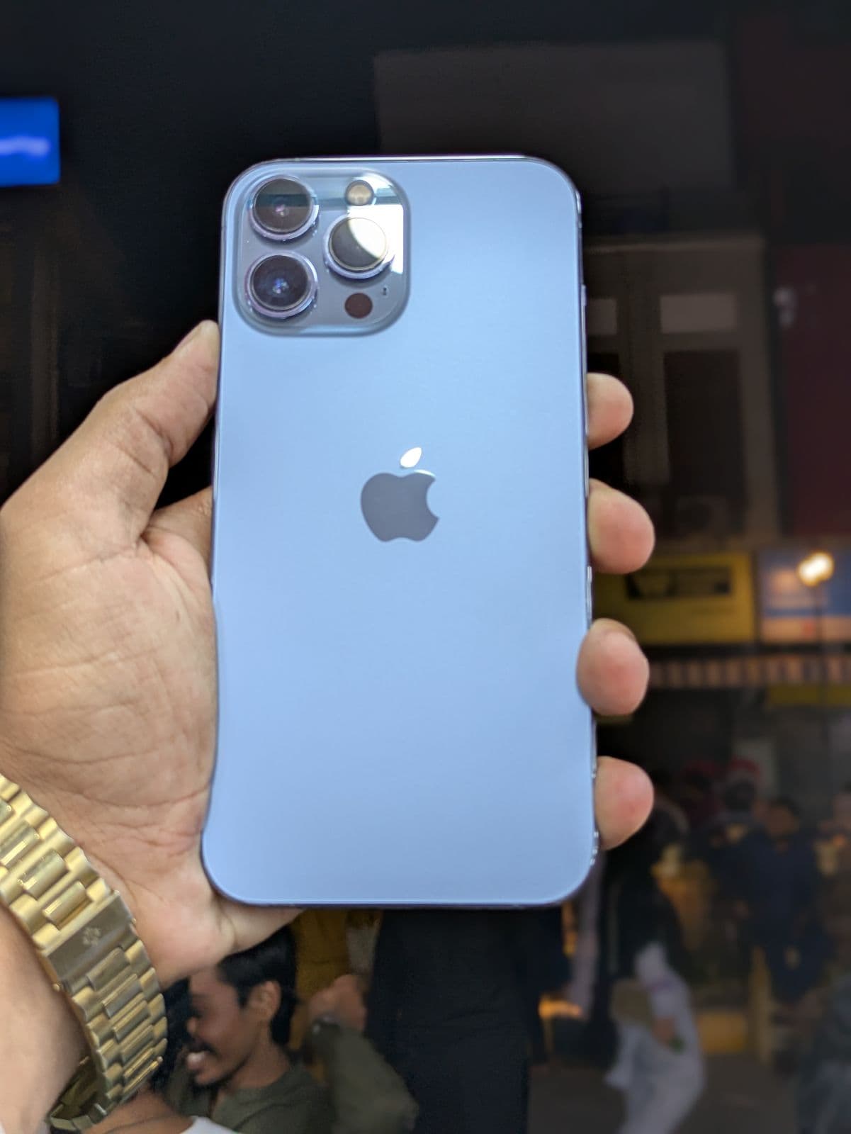 Apple iPhone 13 Pro Max 128GB in Sierra Blue — photo 1