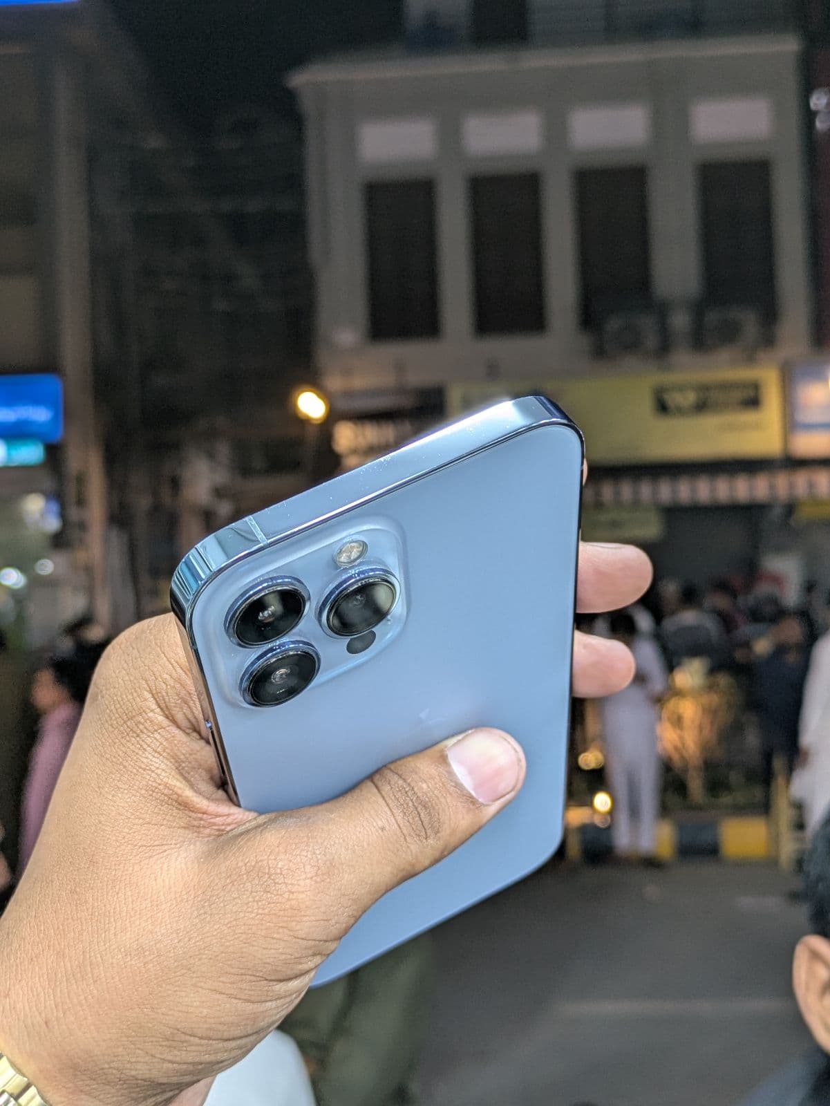 Apple iPhone 13 Pro Max 128GB in Sierra Blue — photo 4