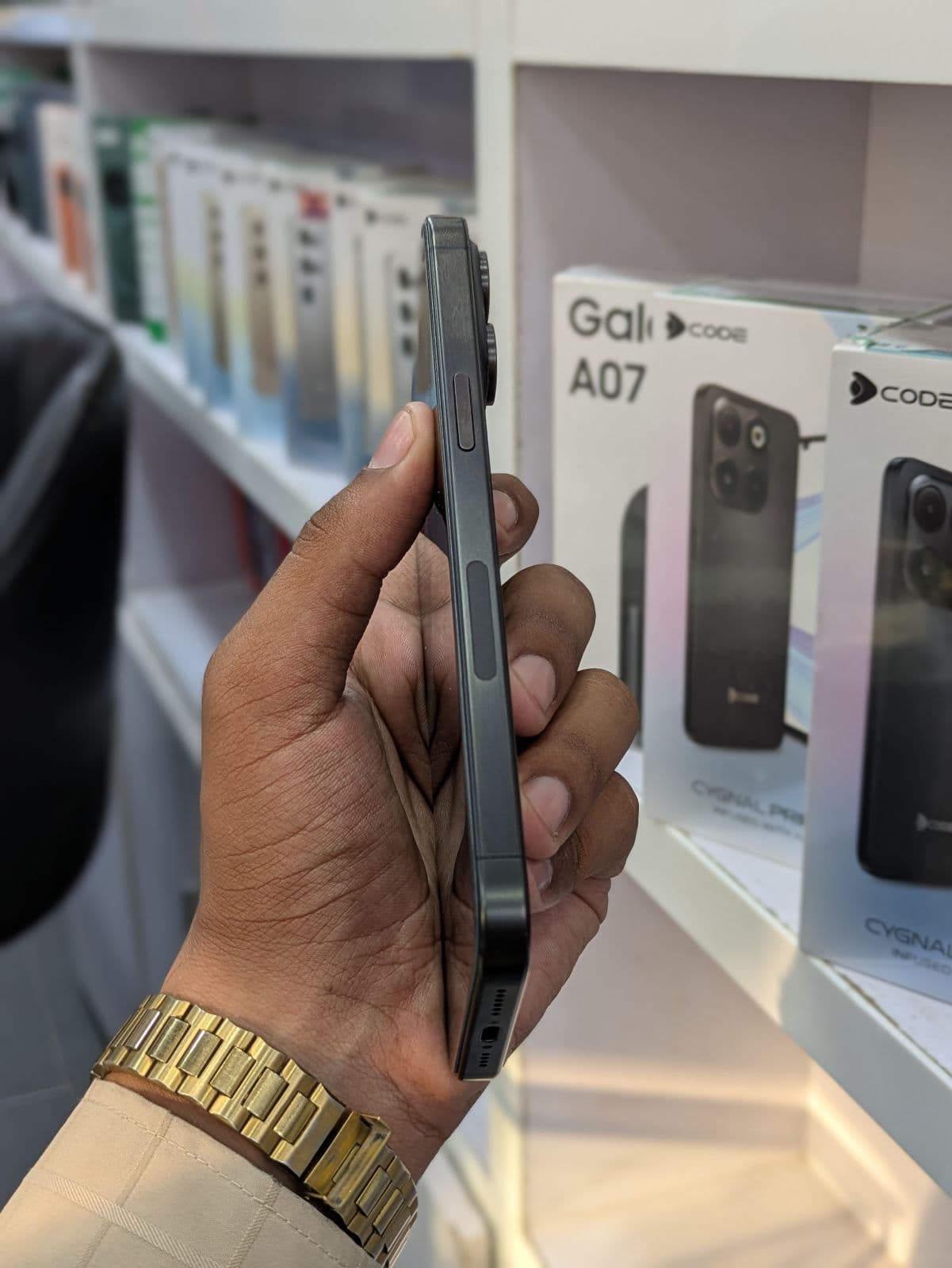 Apple iPhone 14 Pro Max 256GB in Space Black — photo 2