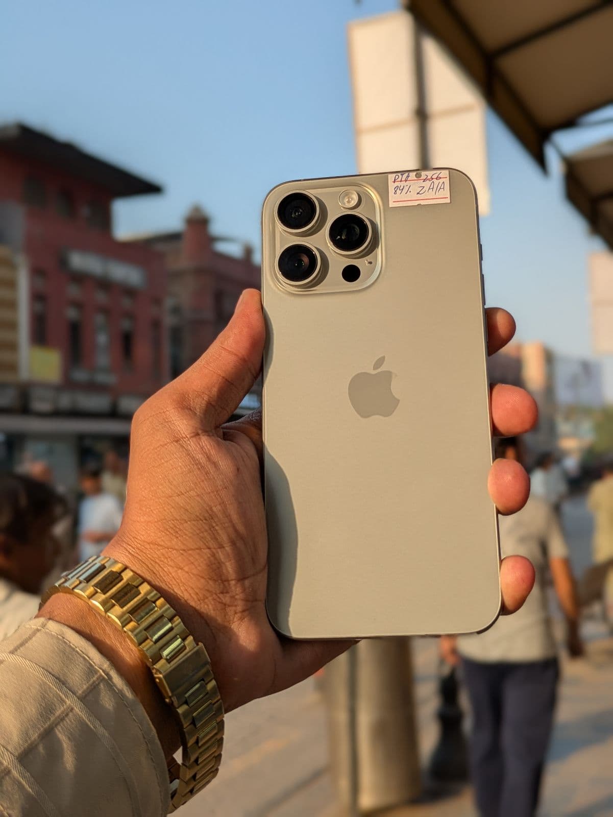 Apple iPhone 15 Pro Max 256GB in Natural Titanium — photo 1