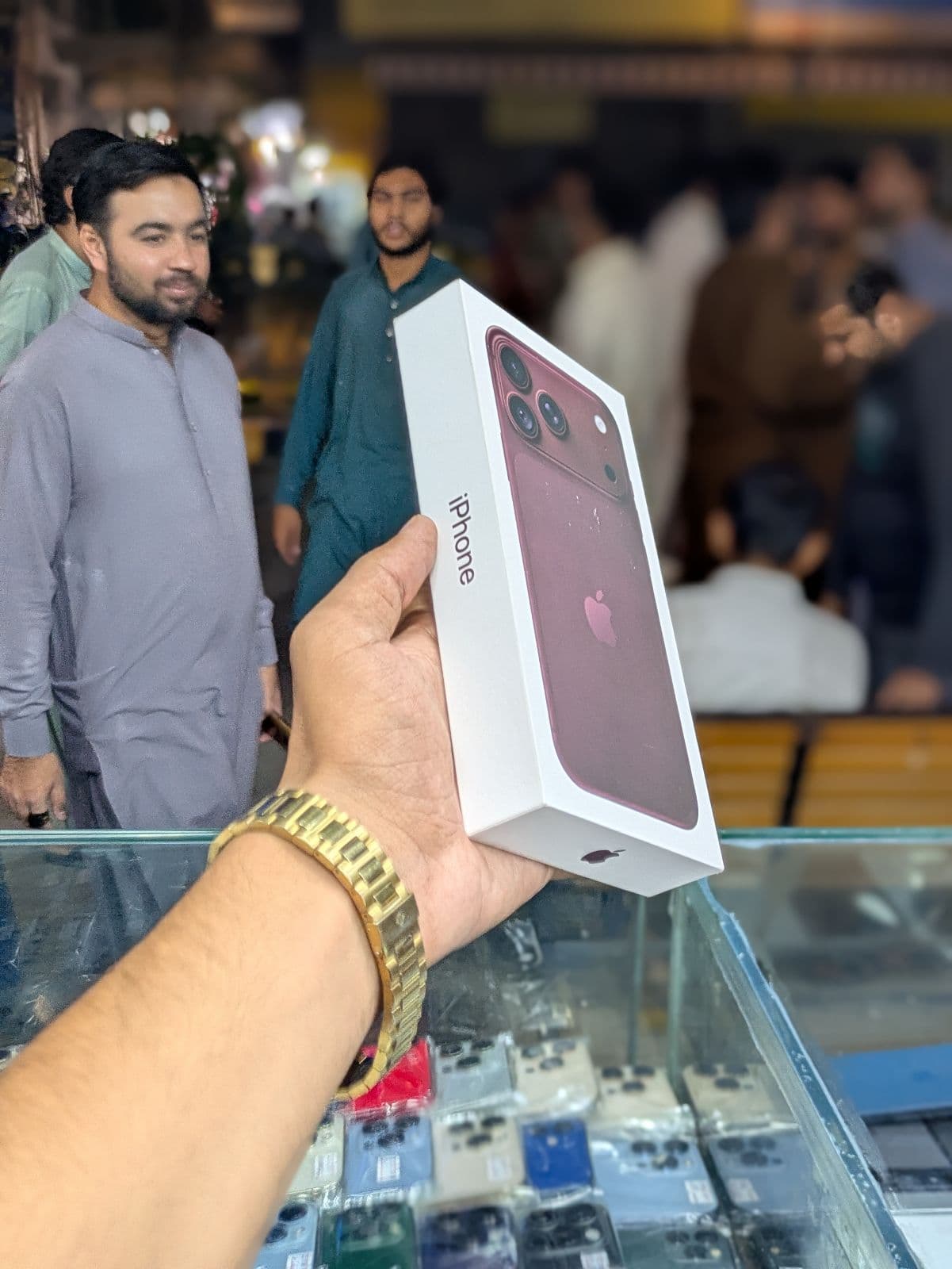 Apple iPhone 18 Pro Max 256GB in Burgundy — photo 5