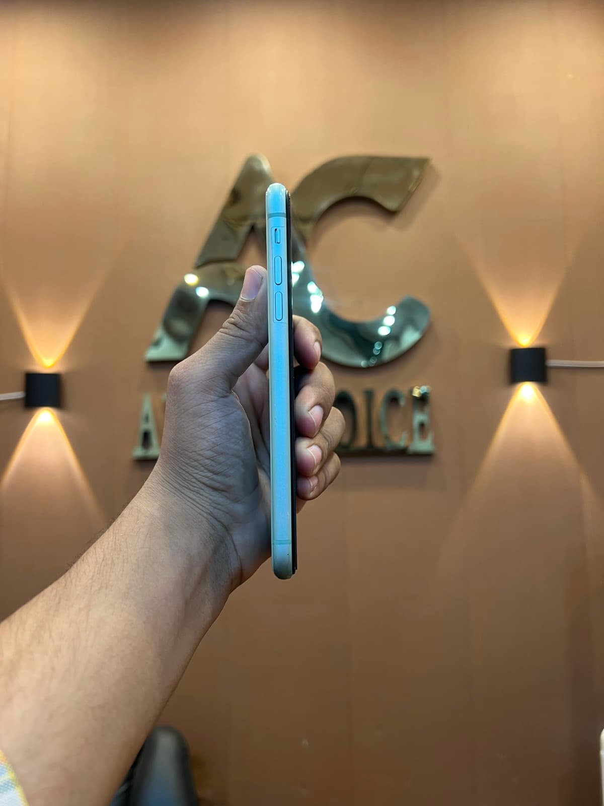 Apple iPhone 11 256GB in Green — photo 2