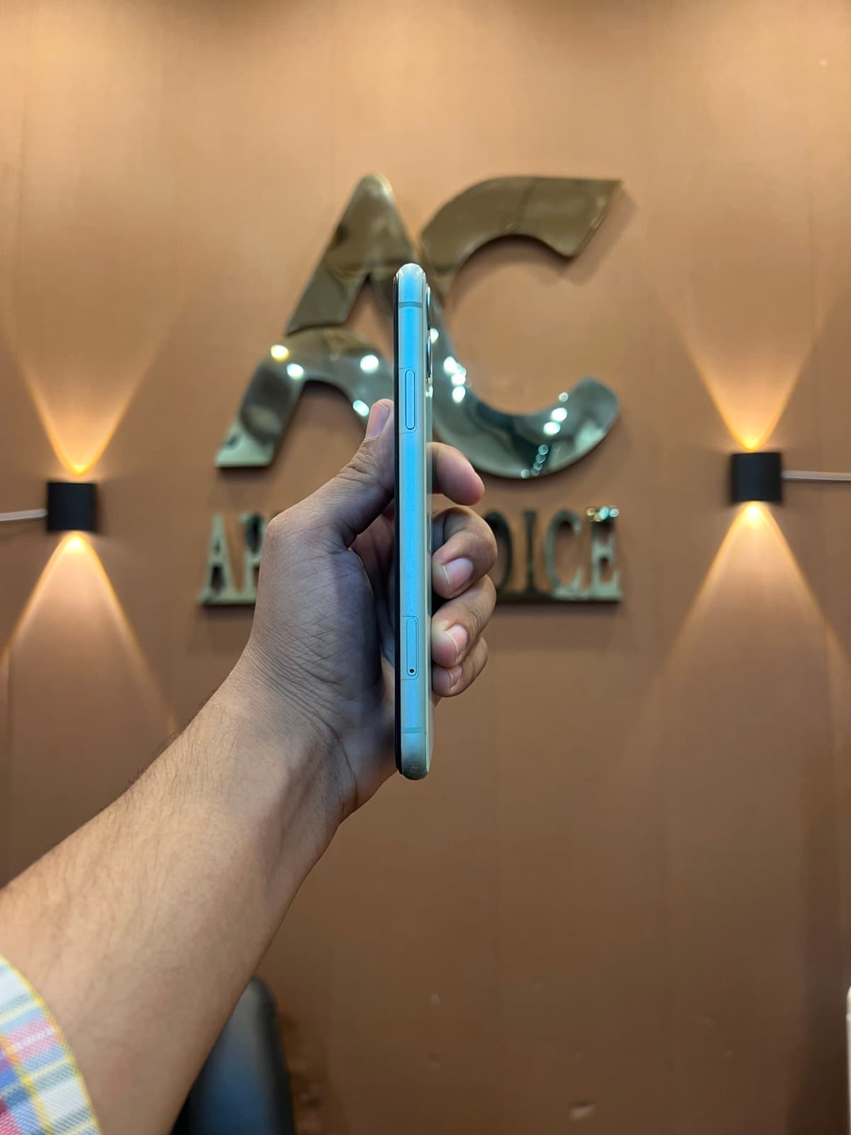 Apple iPhone 11 256GB in Green — photo 4