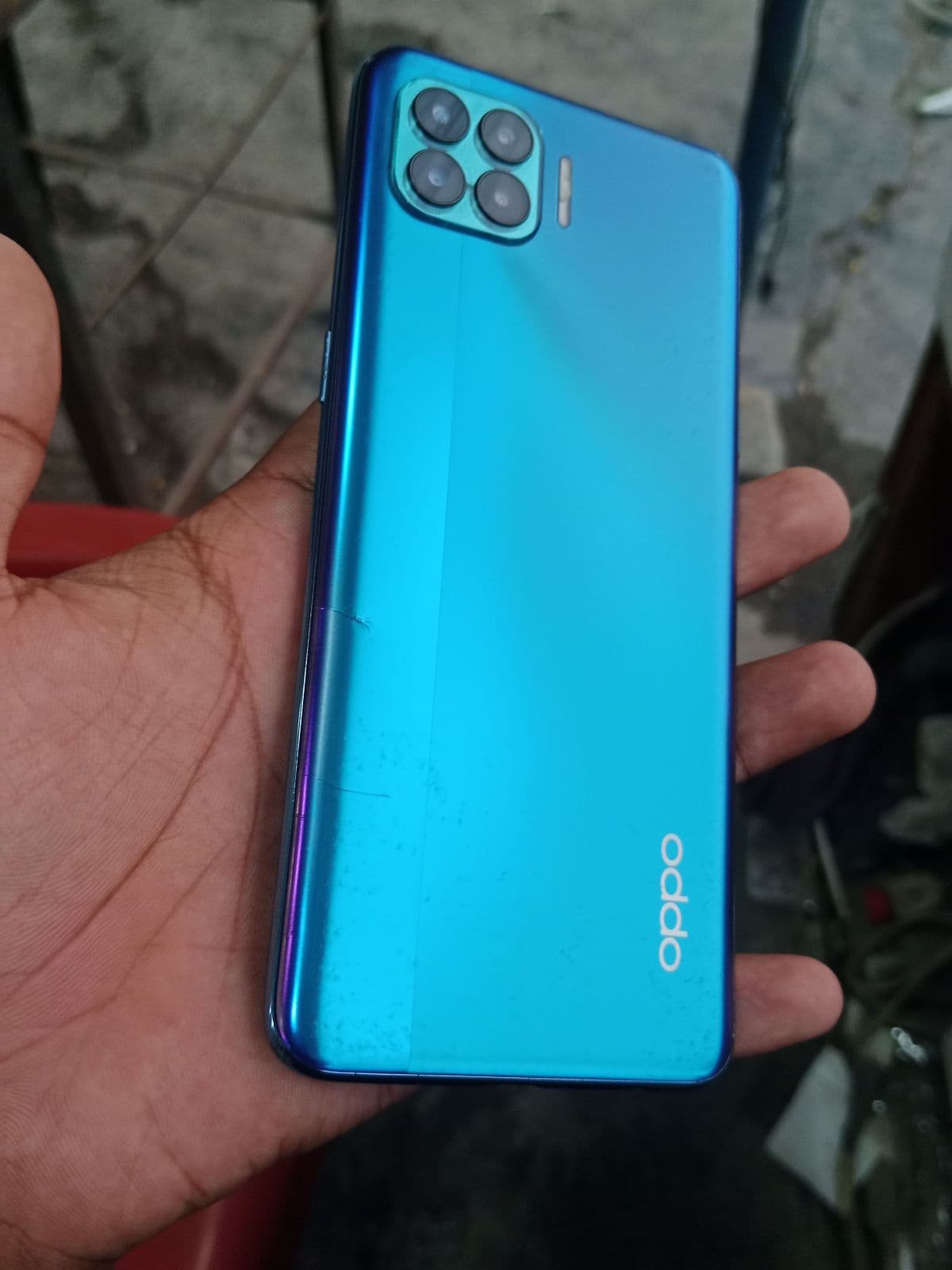 Oppo F17 Pro · 8GB / 128GB