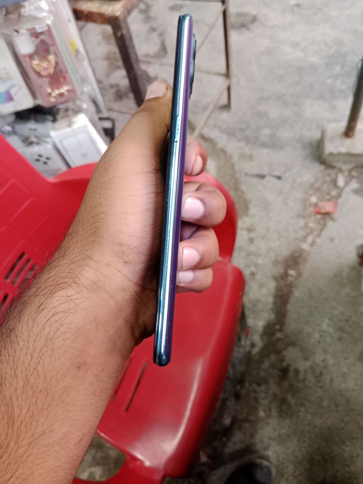 Oppo F17 Pro 8GB / 128GB in Magic Blue — photo 4