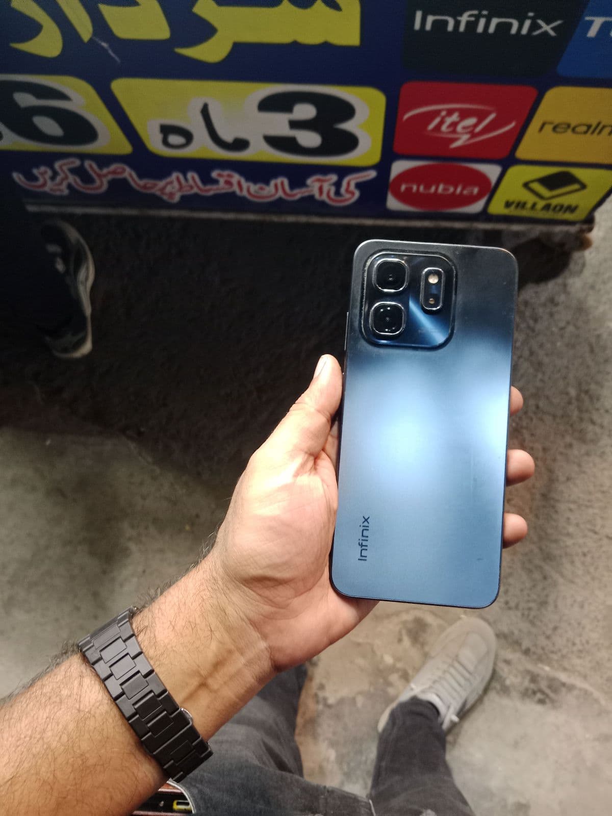 Infinix Hot 50i 6GB / 128GB in Sleek Black — photo 1