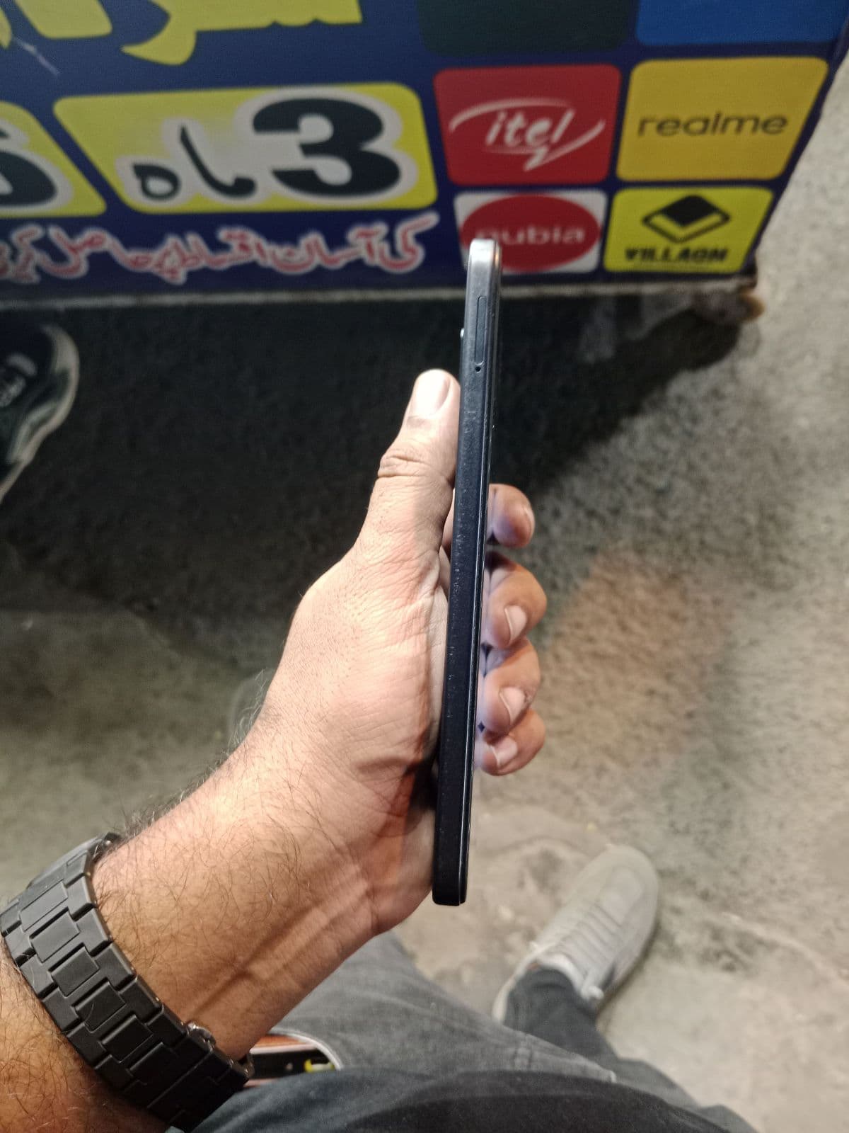 Infinix Hot 50i 6GB / 128GB in Sleek Black — photo 3