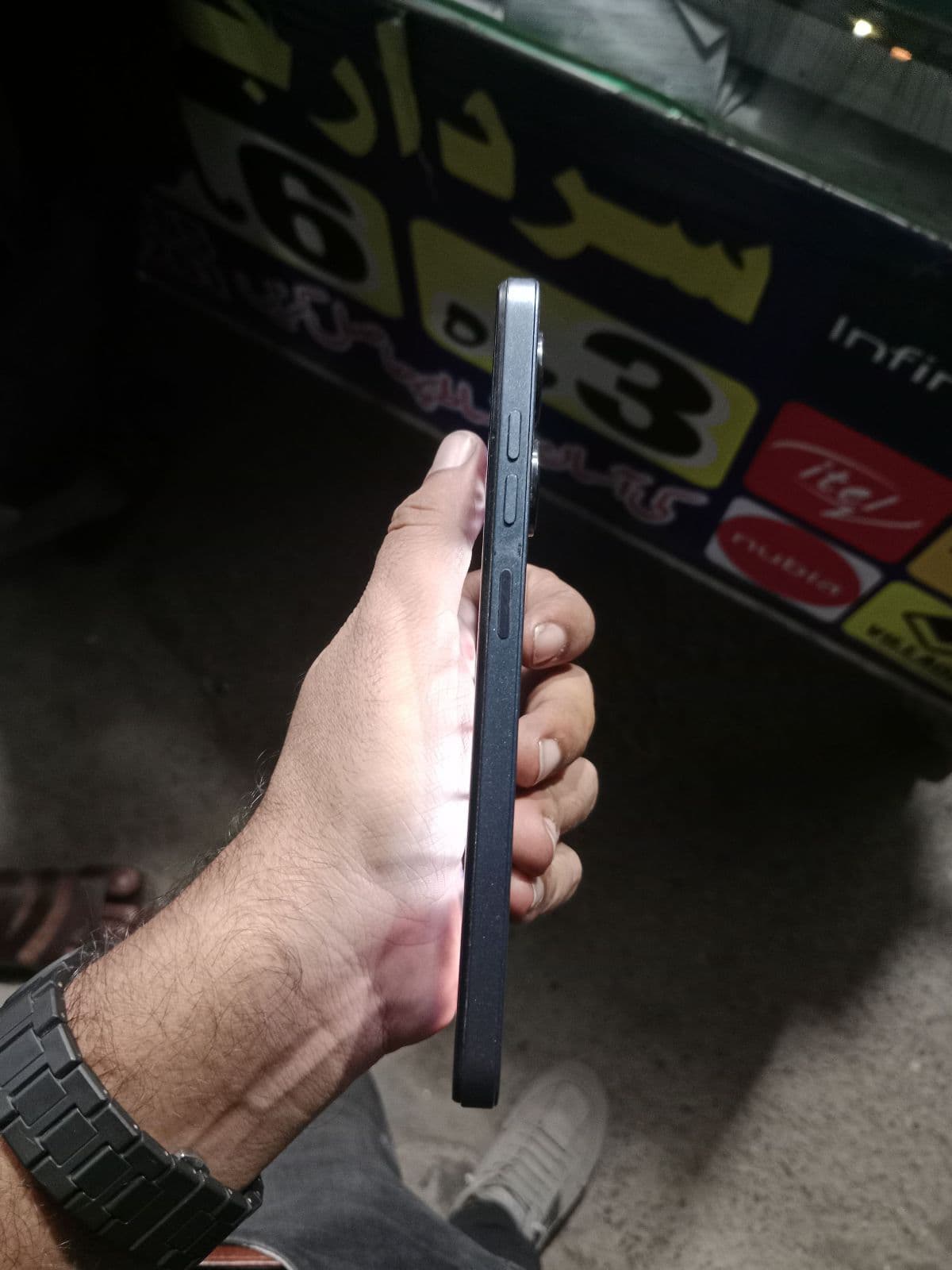Tecno Spark 20C 4GB / 128GB in Moonlit Black — photo 4