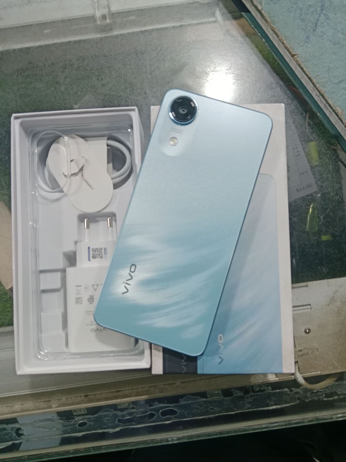 Vivo Y05e · 4GB / 64GB