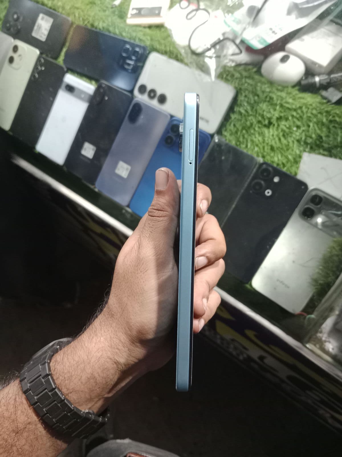 Vivo Y05e 4GB / 64GB in Teal — photo 4