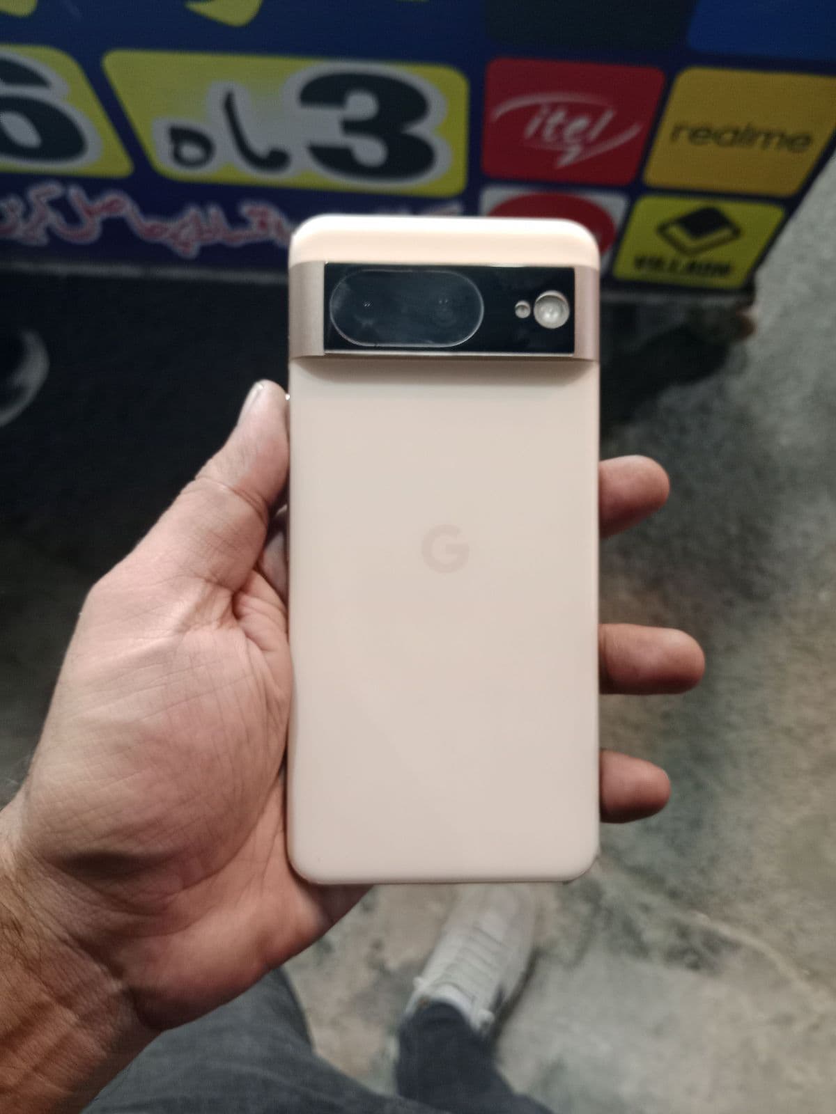 Google Pixel 8 8GB / 128GB in Rose — photo 1