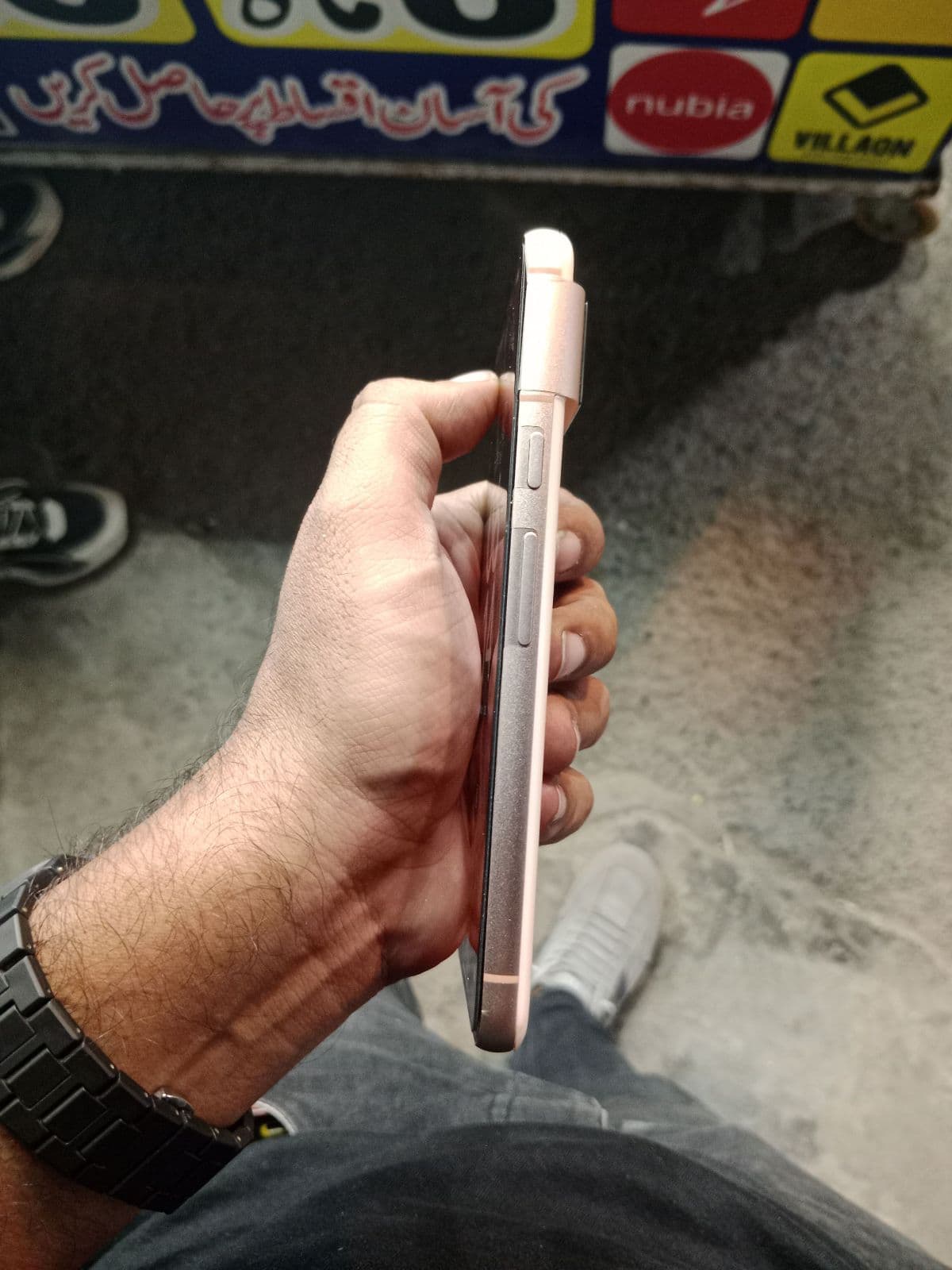 Google Pixel 8 8GB / 128GB in Rose — photo 3