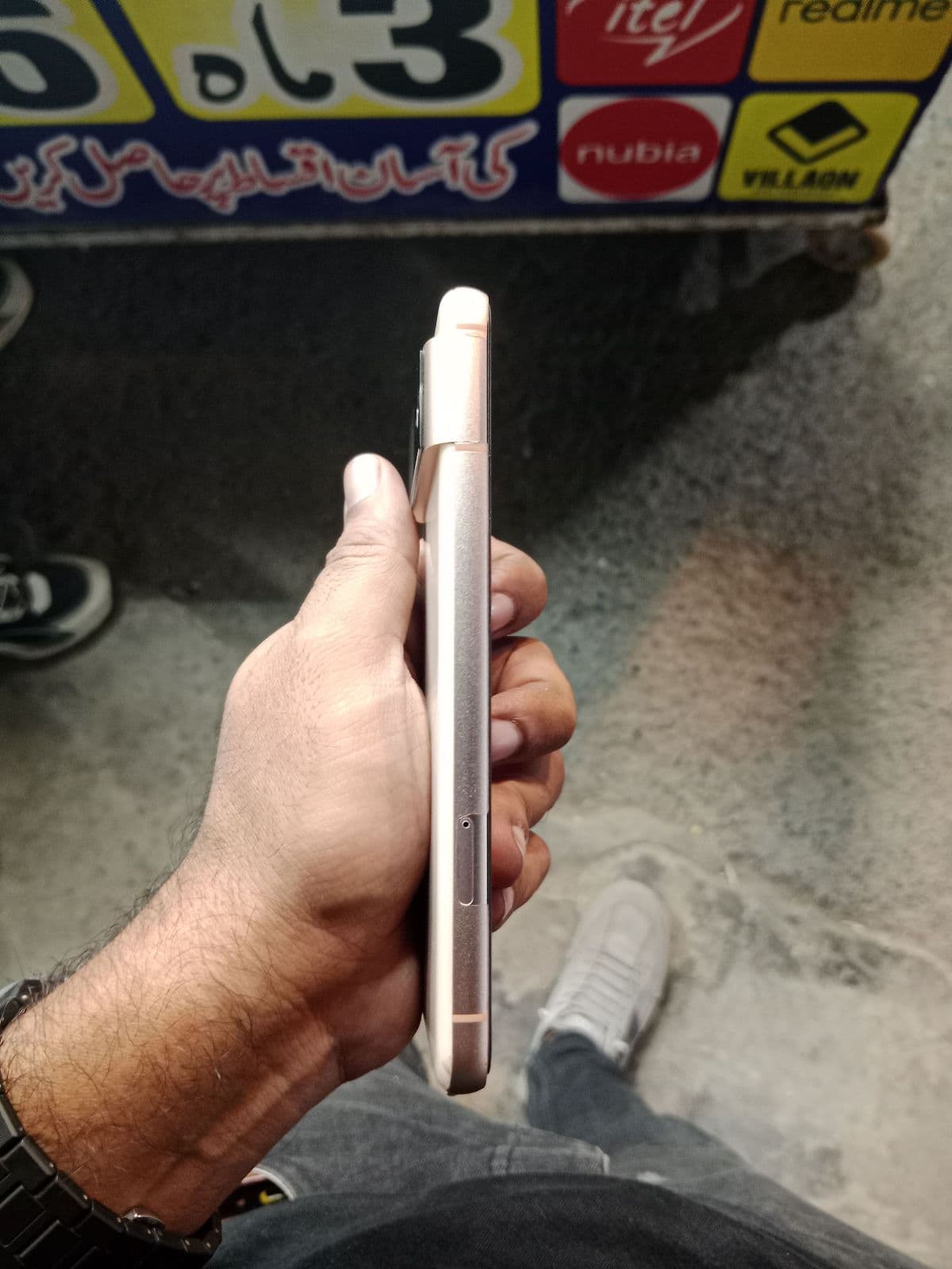 Google Pixel 8 8GB / 128GB in Rose — photo 4