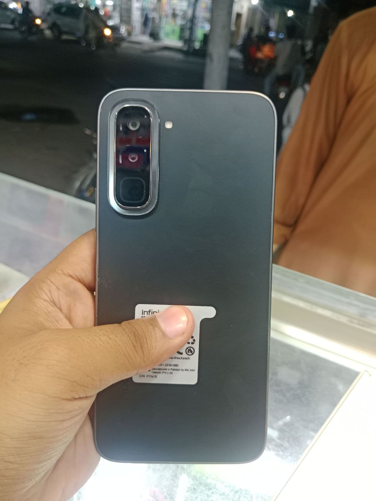 Infinix Hot 70 6GB / 128GB in Night Pulse — photo 2