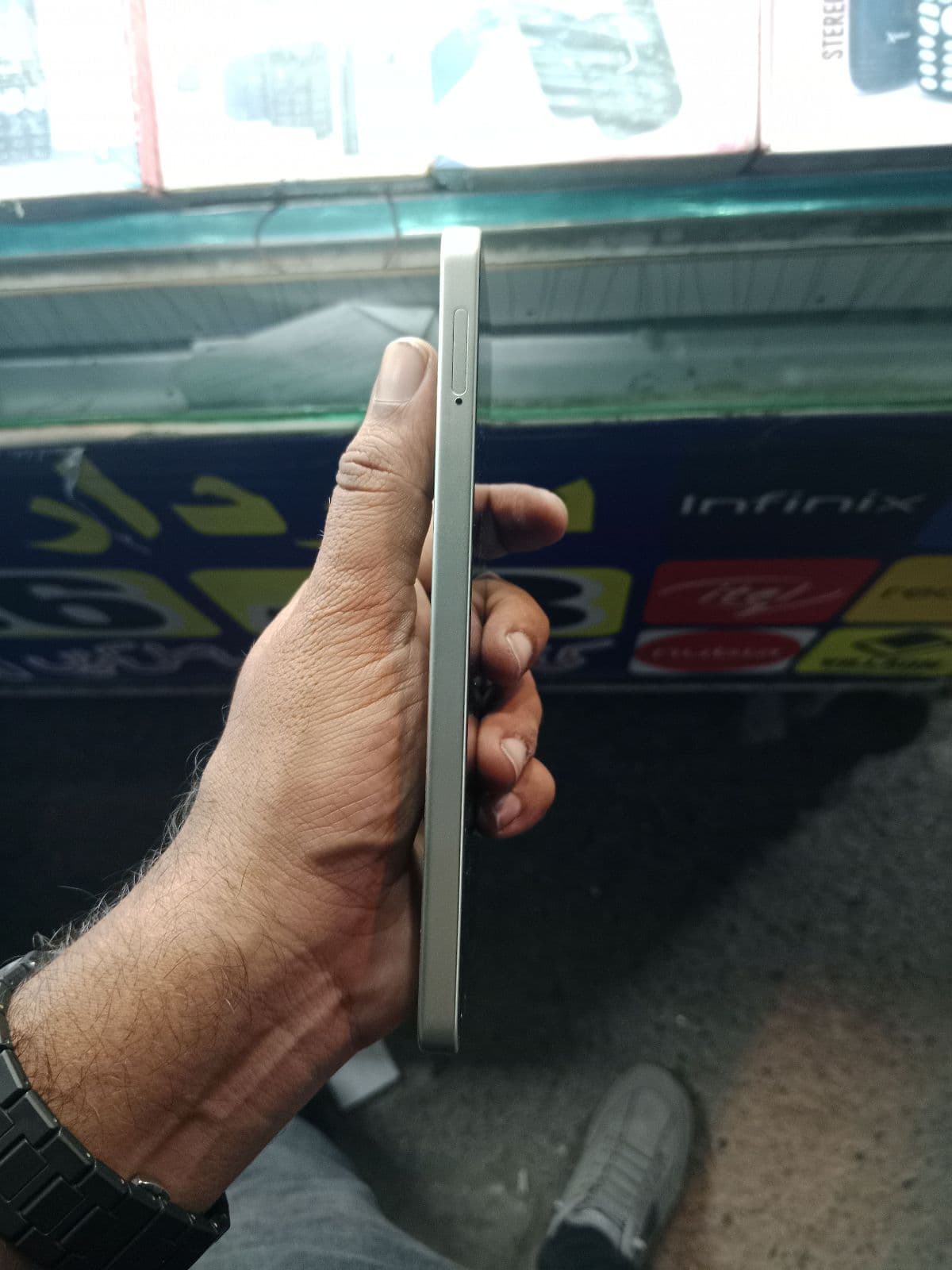 Oppo A5 Pro 8GB / 128GB in Olive Green — photo 3