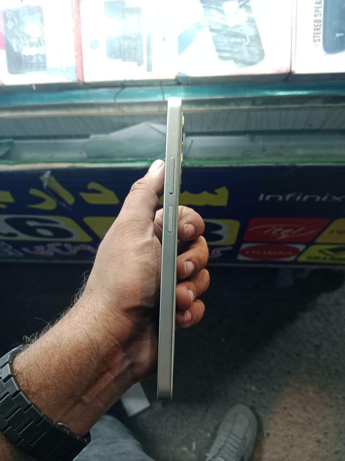 Oppo A5 Pro 8GB / 128GB in Olive Green — photo 4