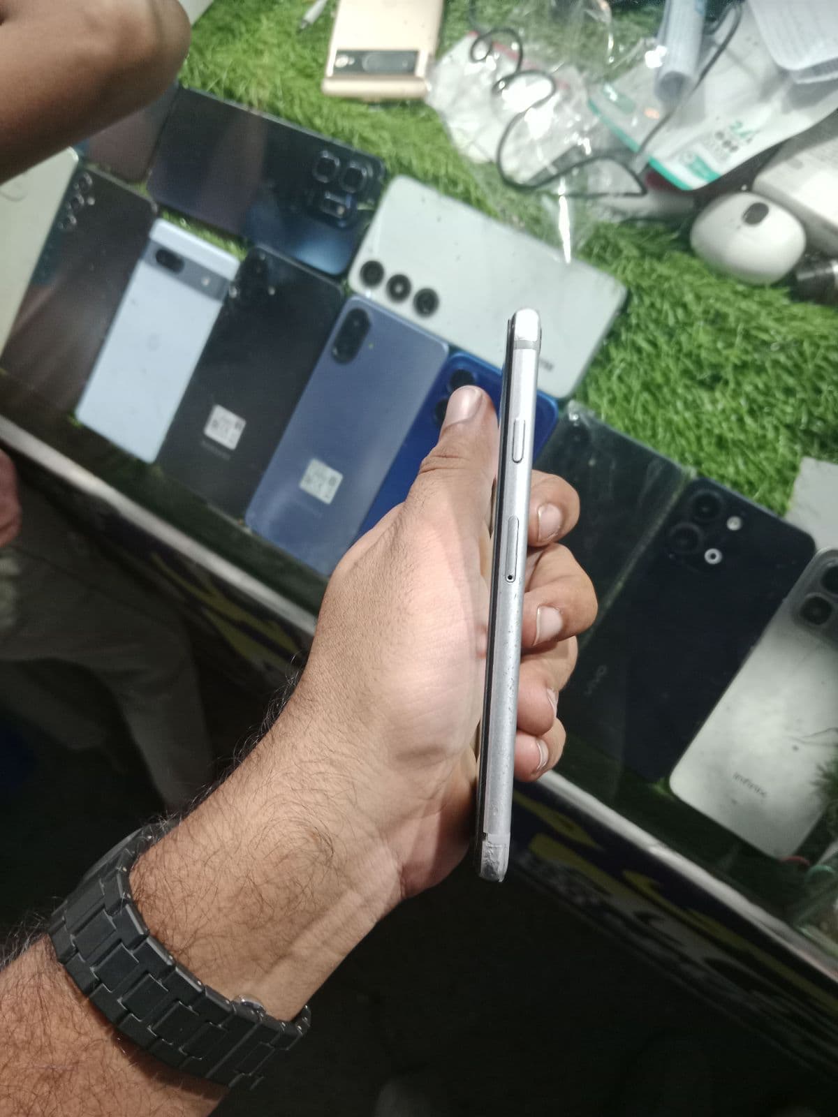 Apple iPhone 6s 128GB in Silver — photo 4