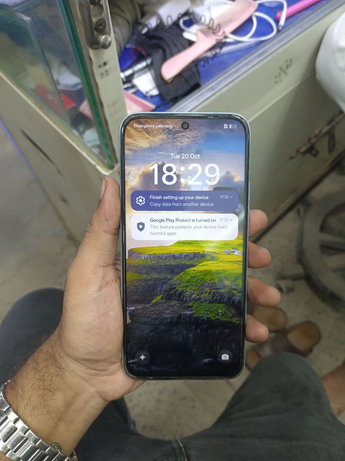 Oppo A6x 4GB / 64GB in Ice Blue — photo 2