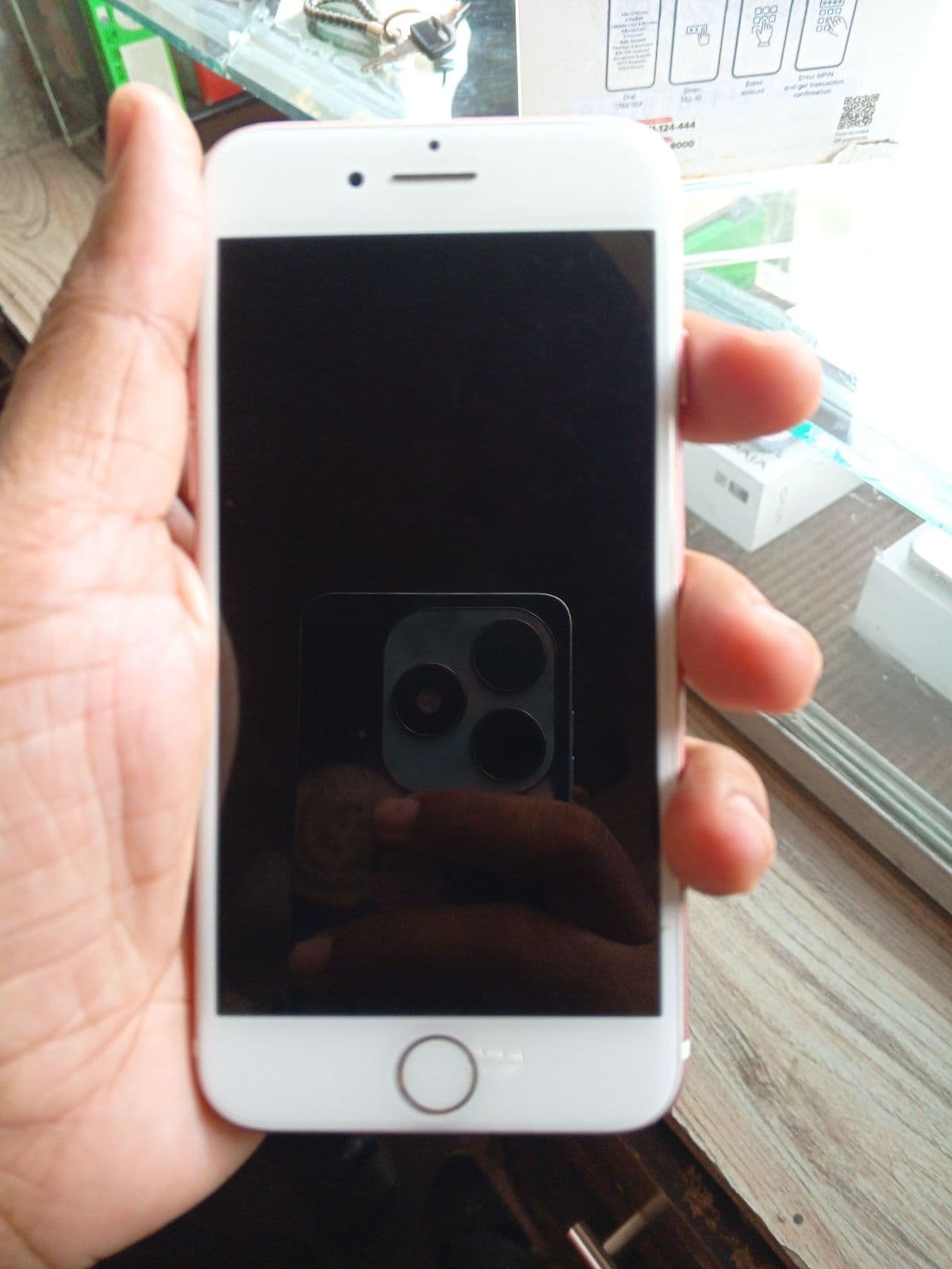Apple iPhone 7 32GB in Rose Gold — photo 2